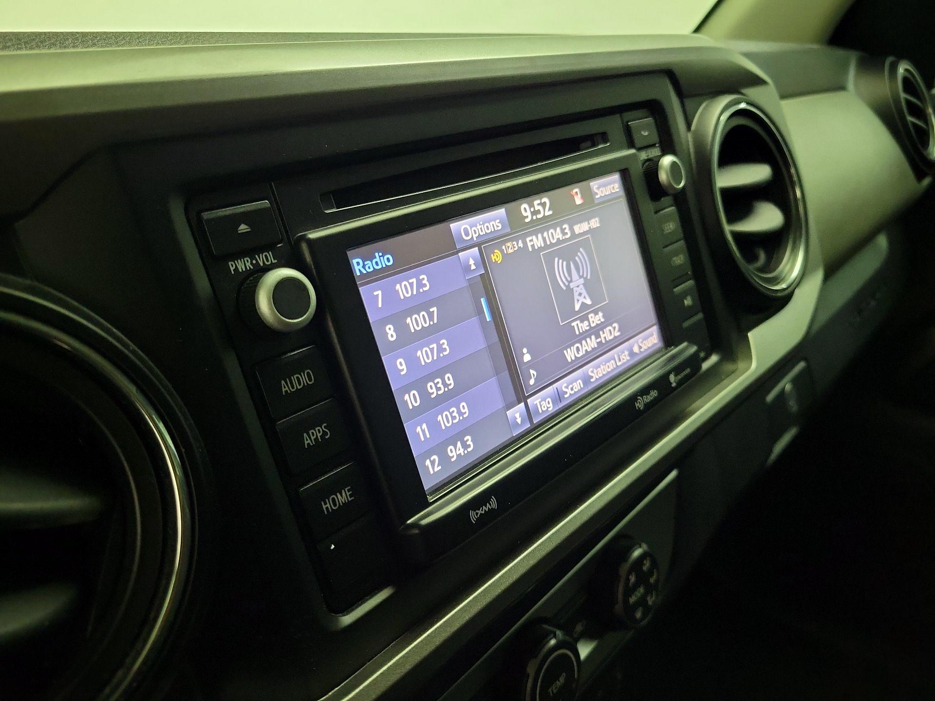 Thumbnail: 2019 Toyota Tacoma - 15