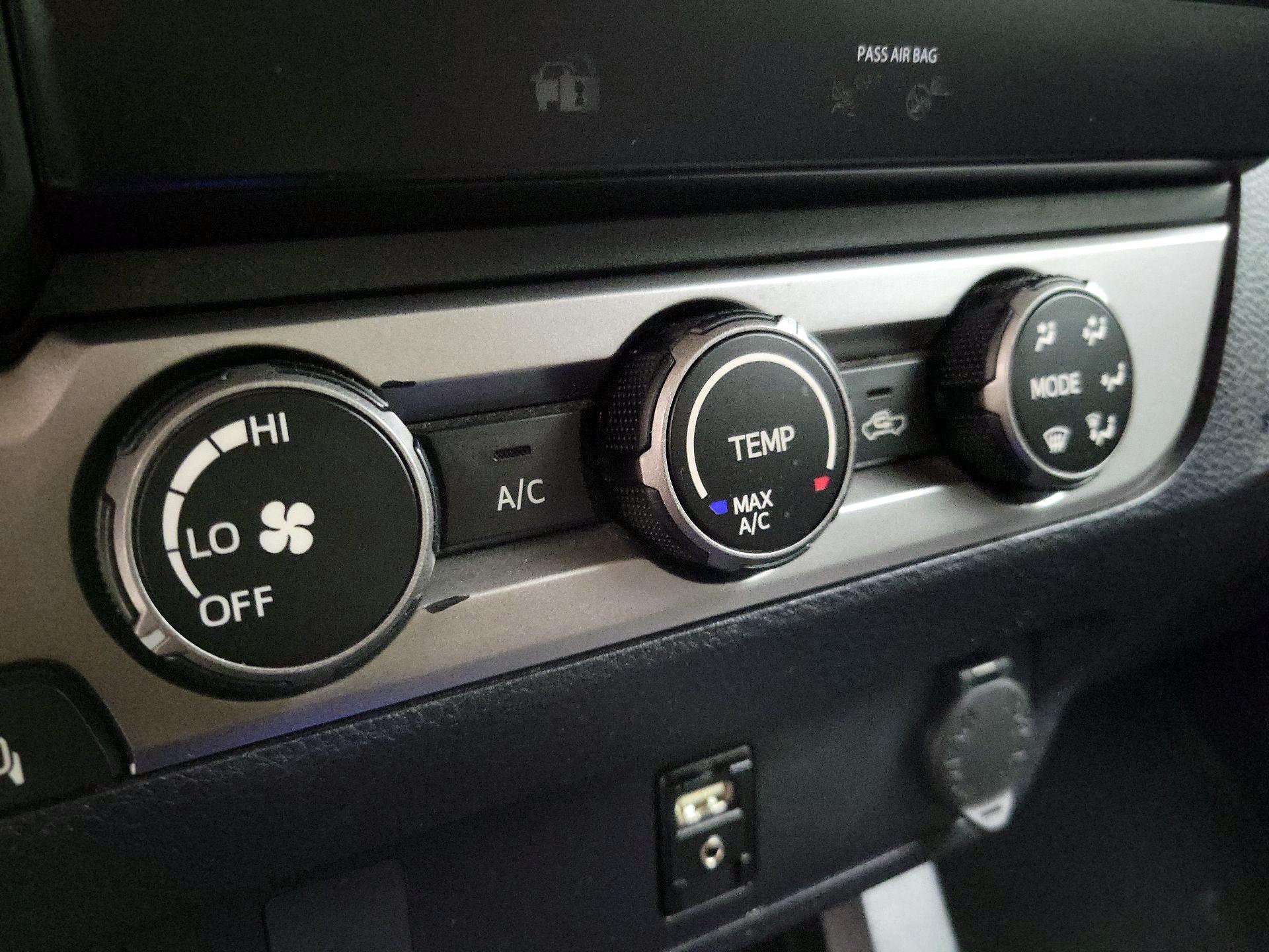 Thumbnail: 2019 Toyota Tacoma - 16