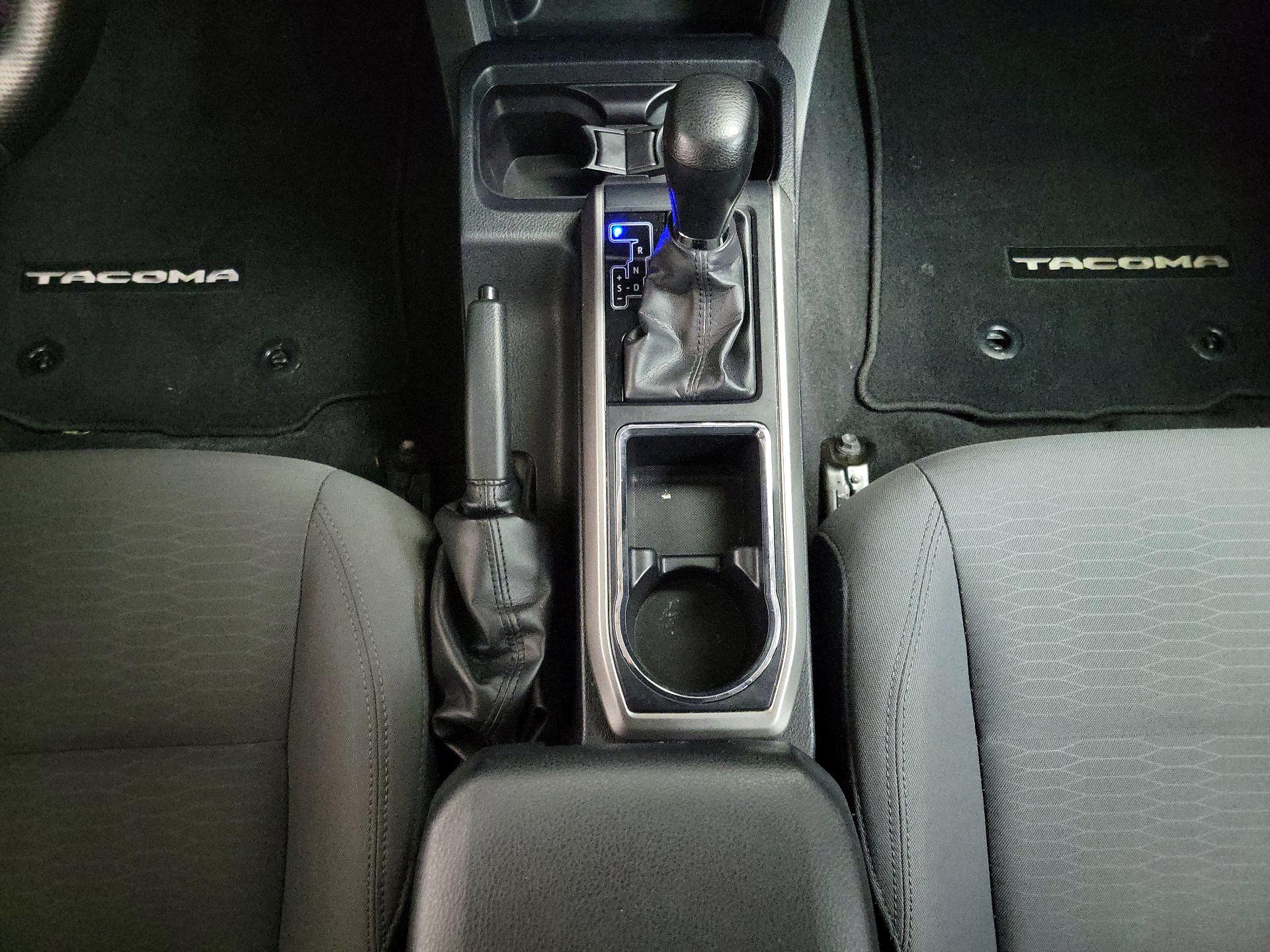 Thumbnail: 2019 Toyota Tacoma - 17