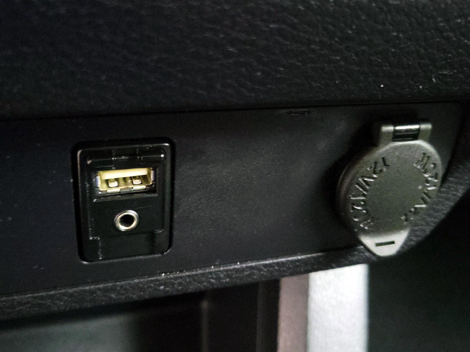 Thumbnail: 2019 Toyota Tacoma - 18