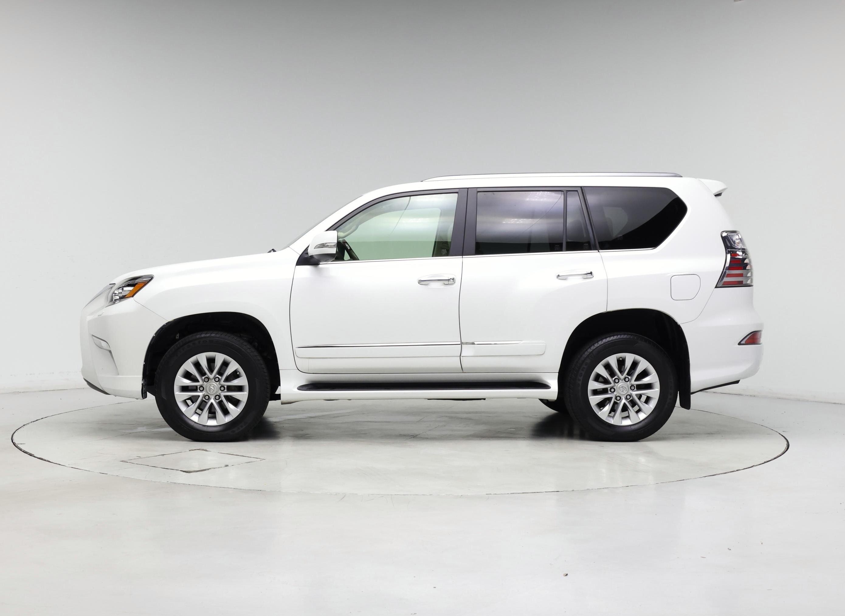 Thumbnail: 2018 Lexus GX - 3