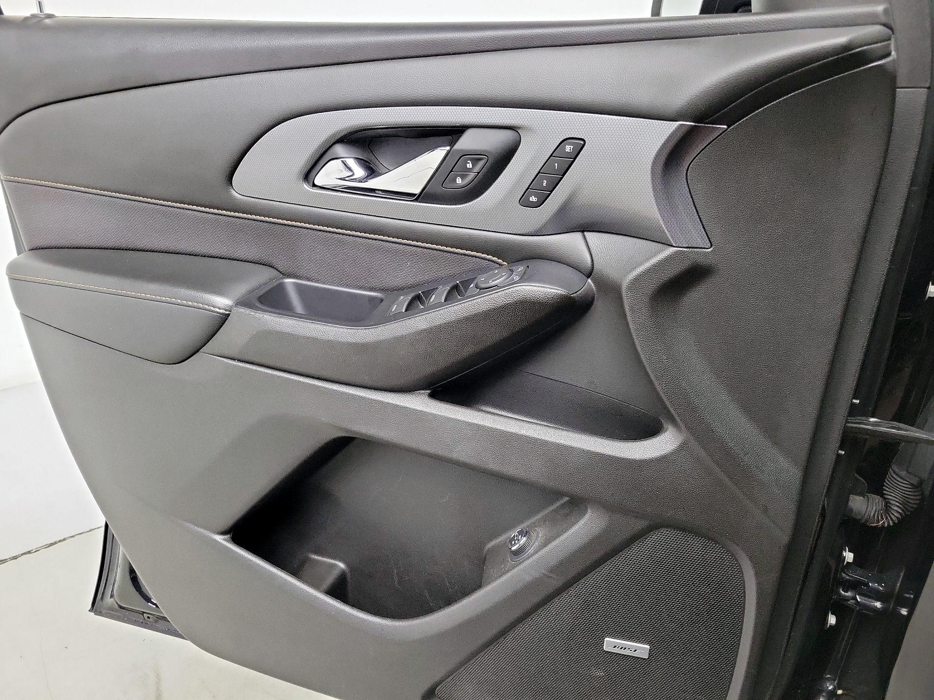 Thumbnail: 2021 Chevrolet Traverse - 12