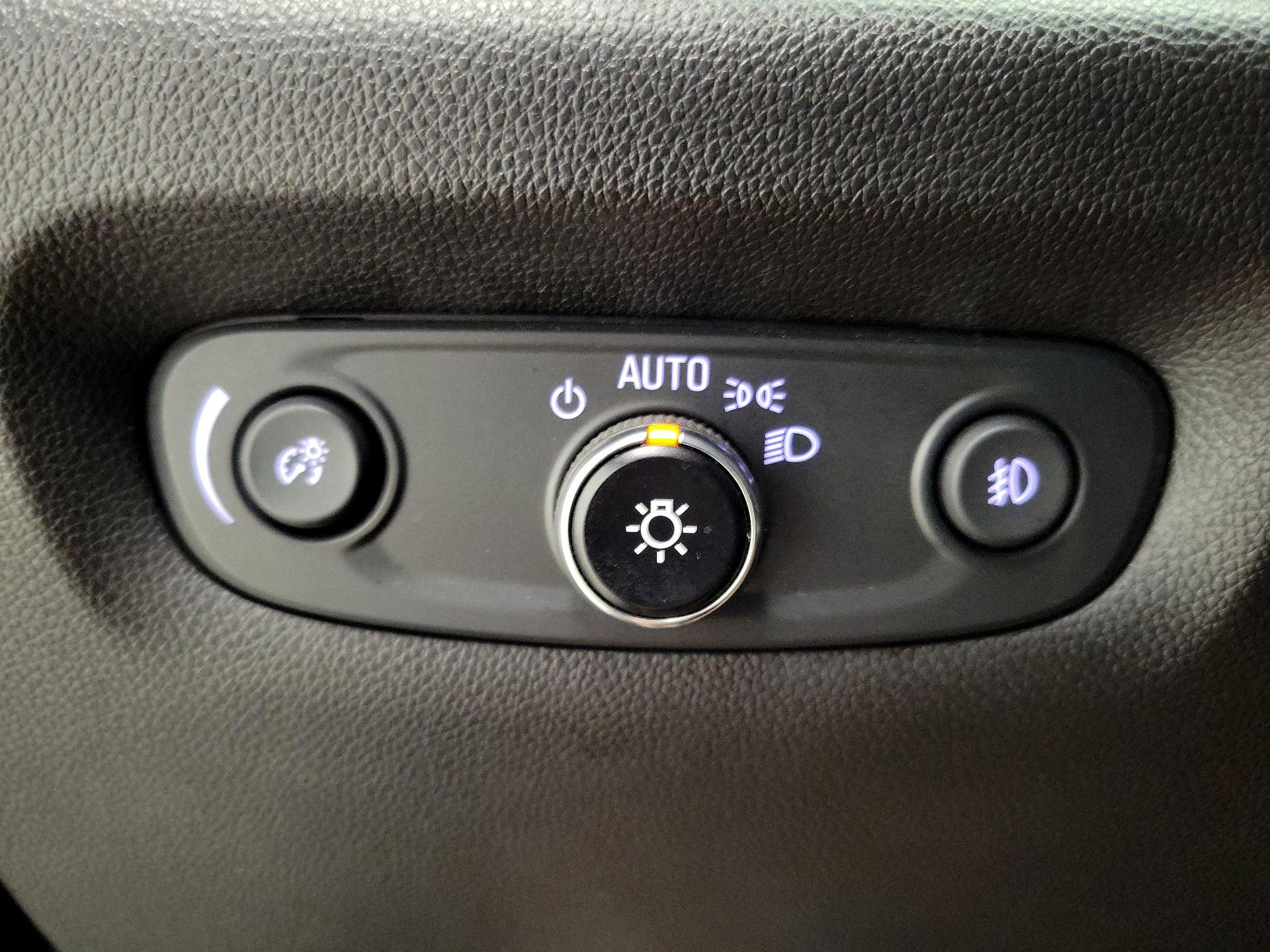 Thumbnail: 2021 Chevrolet Traverse - 13