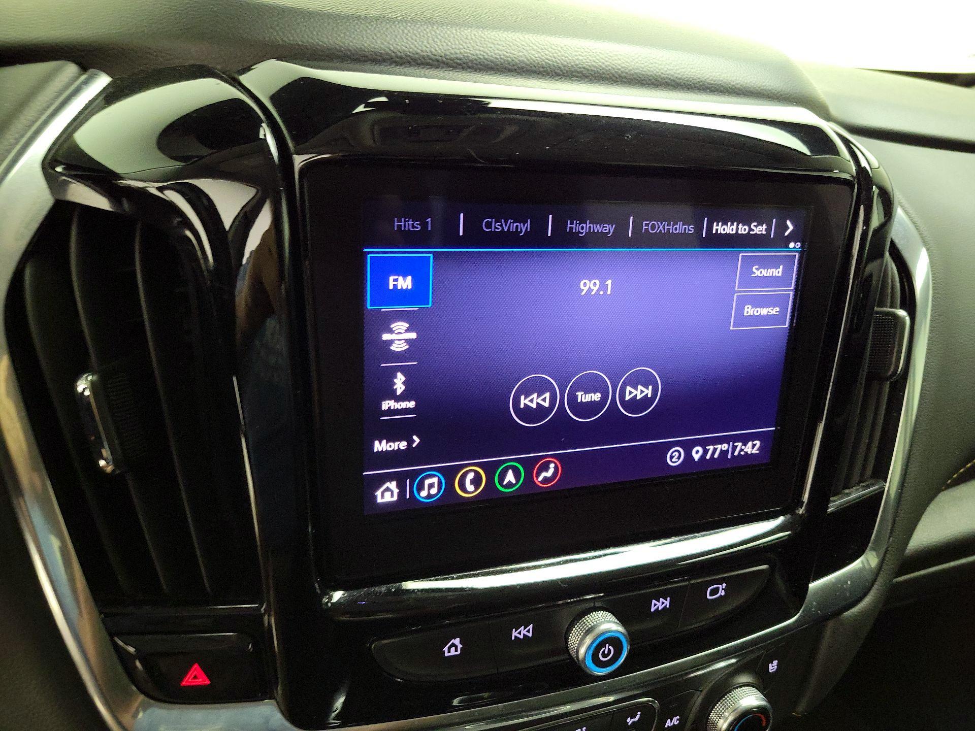 Thumbnail: 2021 Chevrolet Traverse - 16