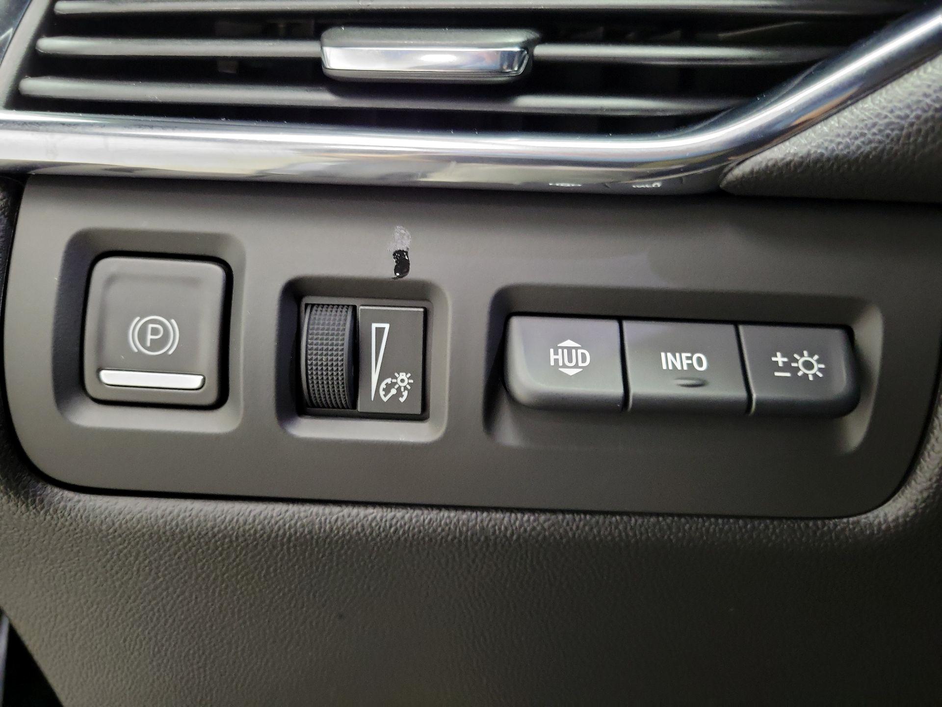 Thumbnail: 2023 Cadillac XT4 - 13