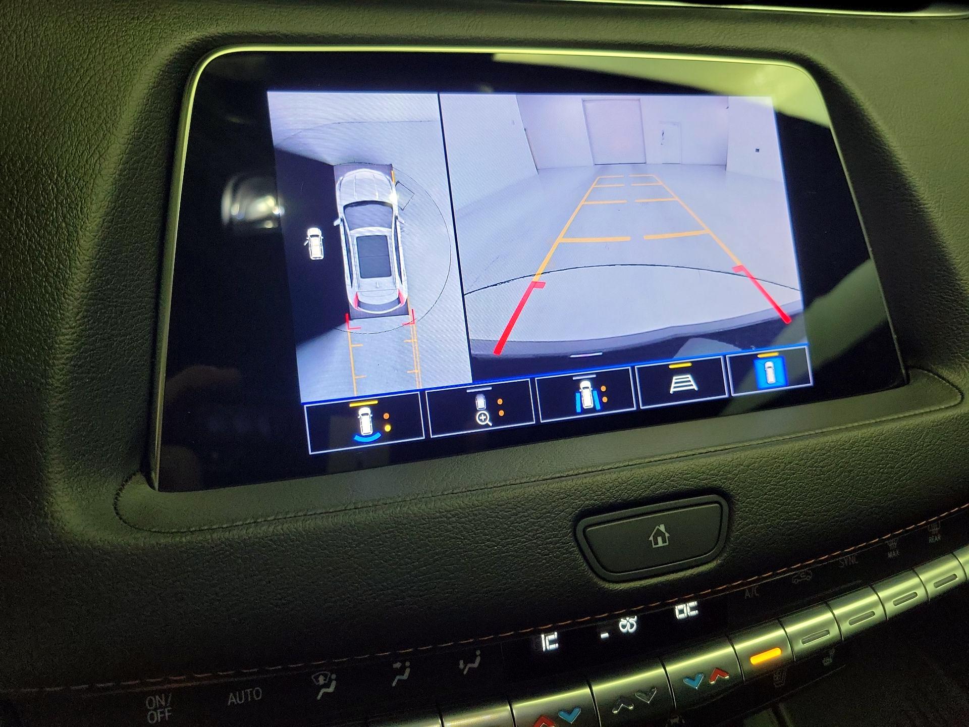 Thumbnail: 2023 Cadillac XT4 - 16