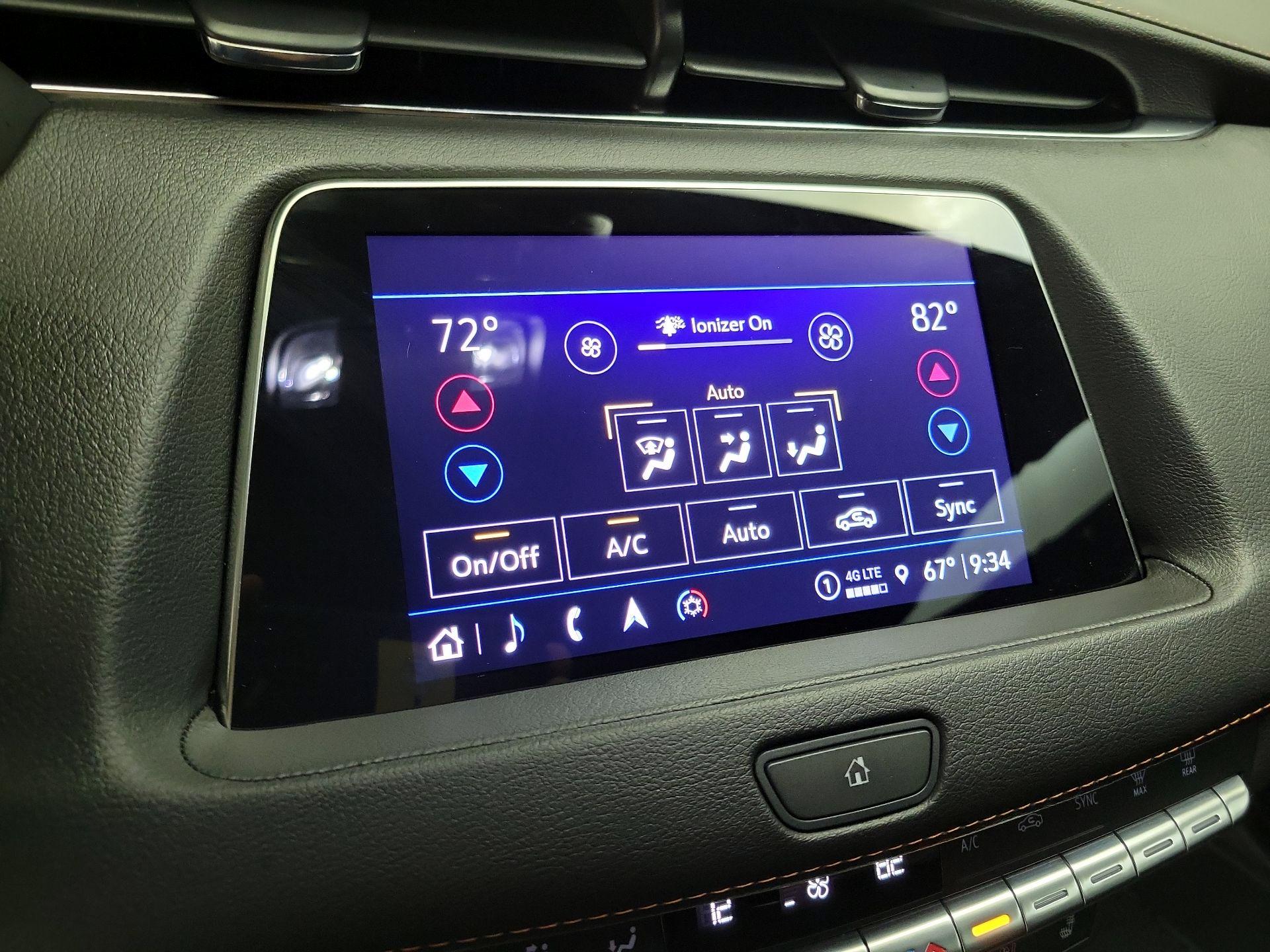 Thumbnail: 2023 Cadillac XT4 - 17