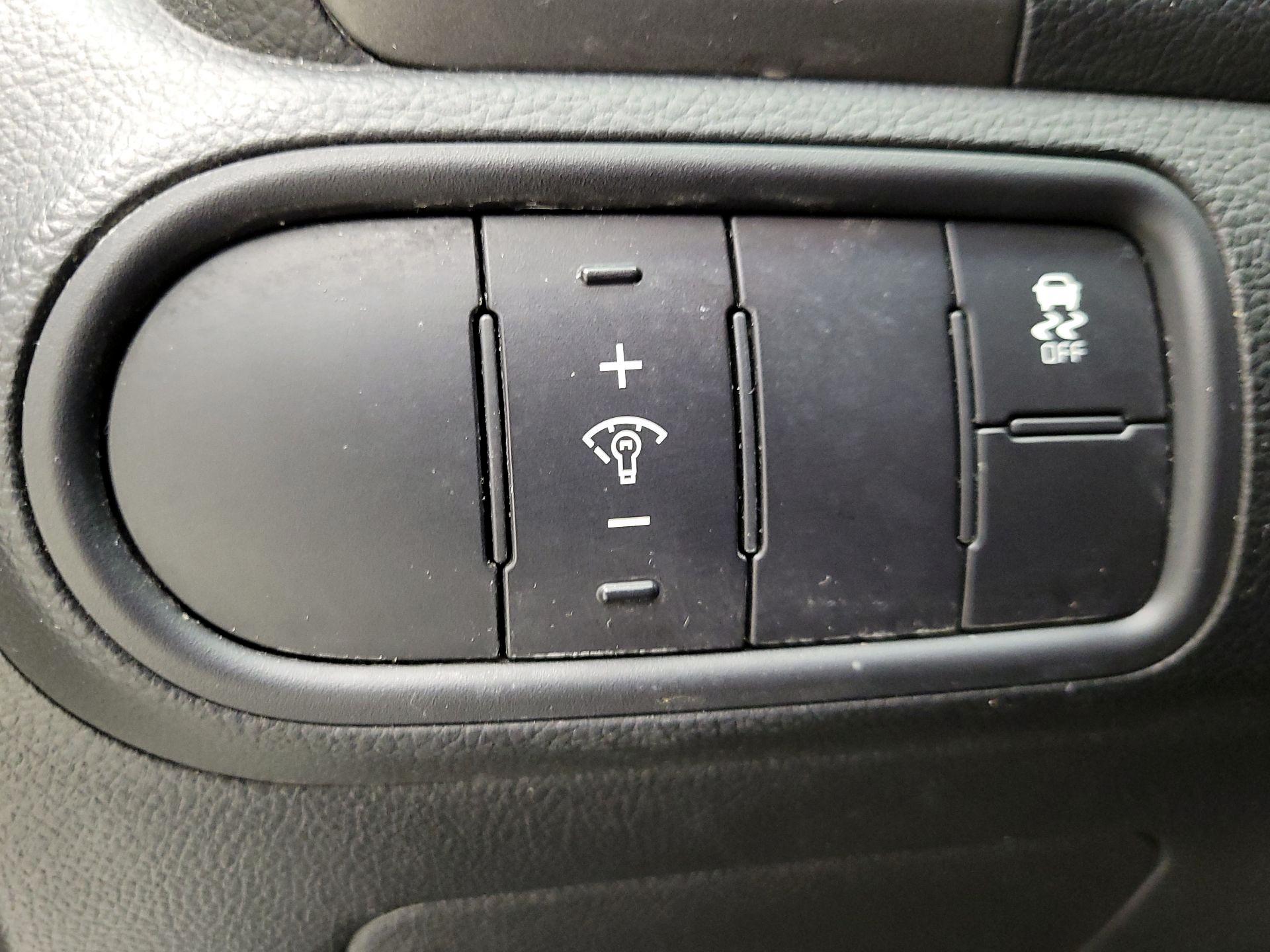 Thumbnail: 2018 Kia Forte - 11