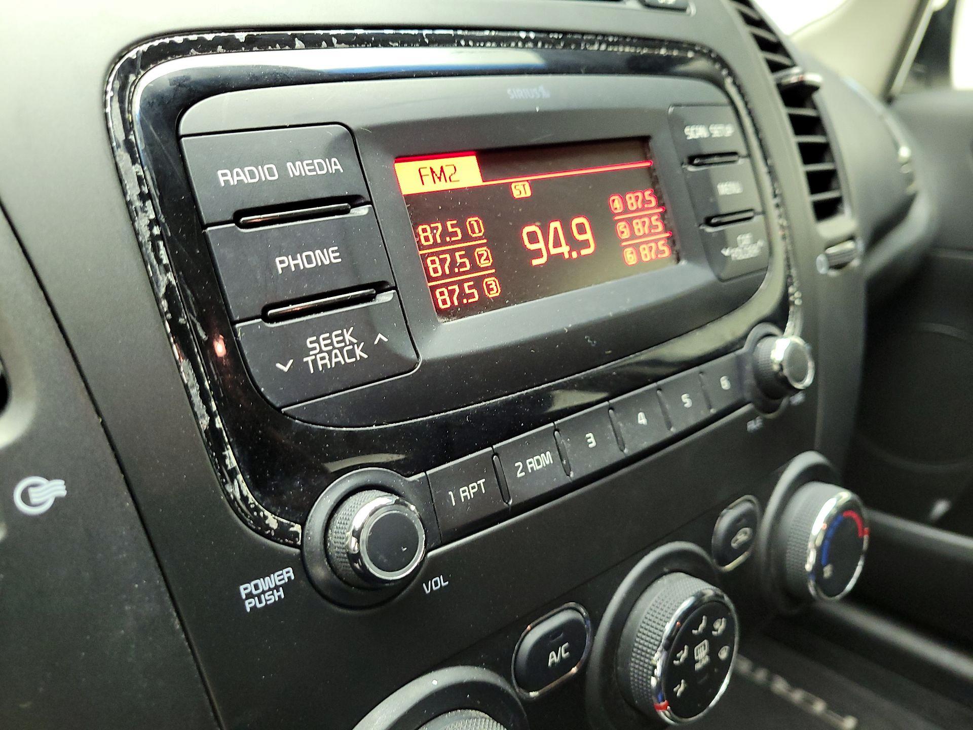 Thumbnail: 2018 Kia Forte - 12