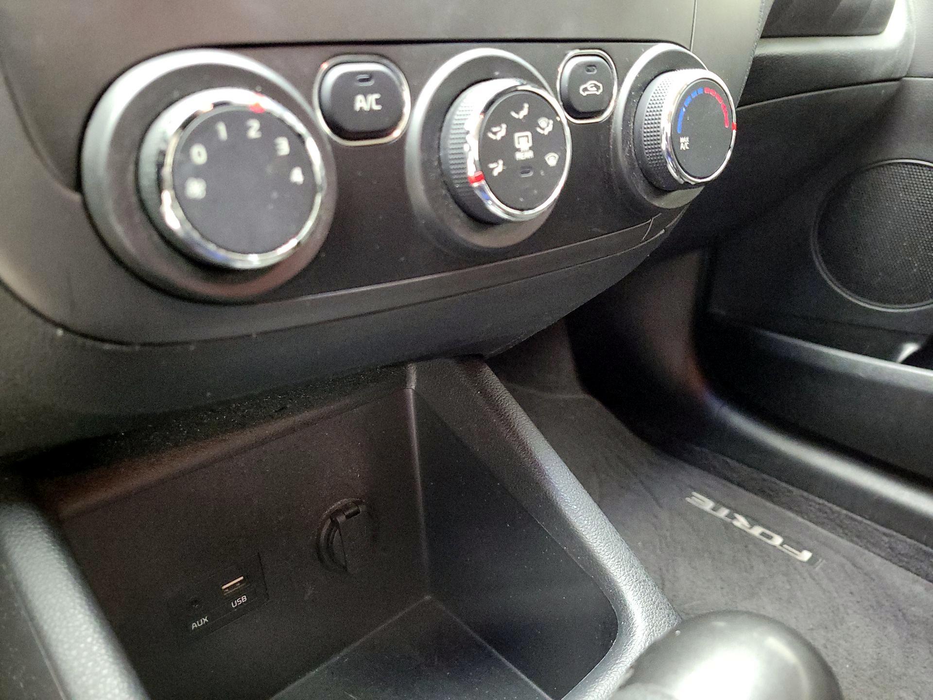 Thumbnail: 2018 Kia Forte - 13