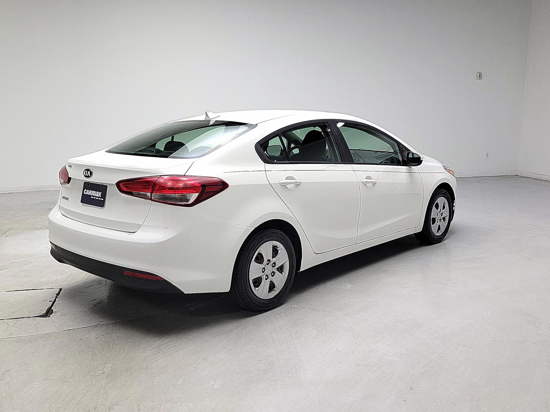 Thumbnail: 2018 Kia Forte - 5