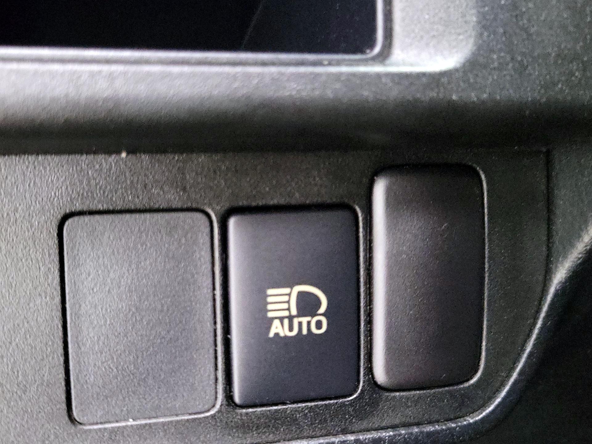 Thumbnail: 2019 Toyota Tacoma - 13