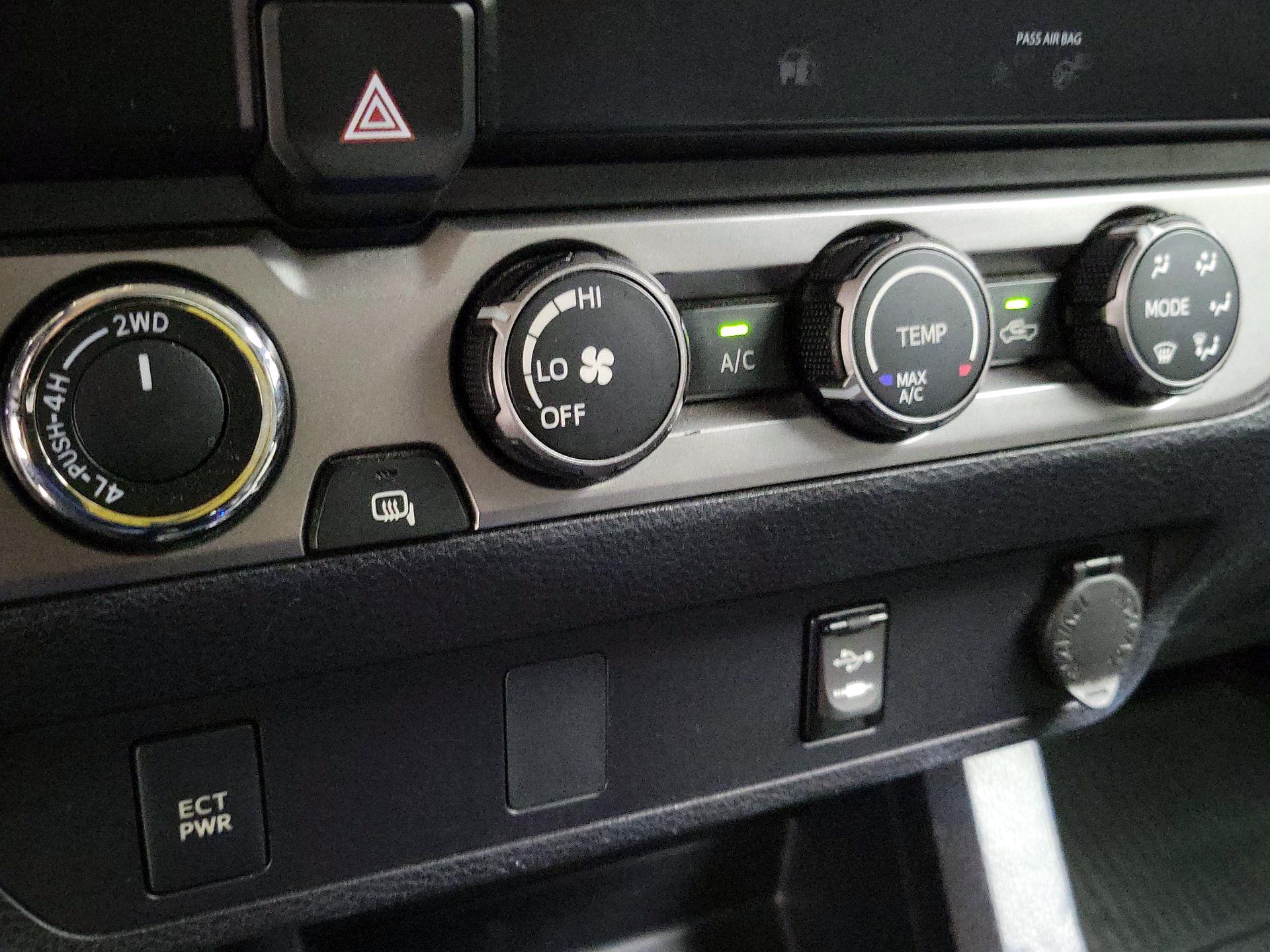 Thumbnail: 2019 Toyota Tacoma - 16