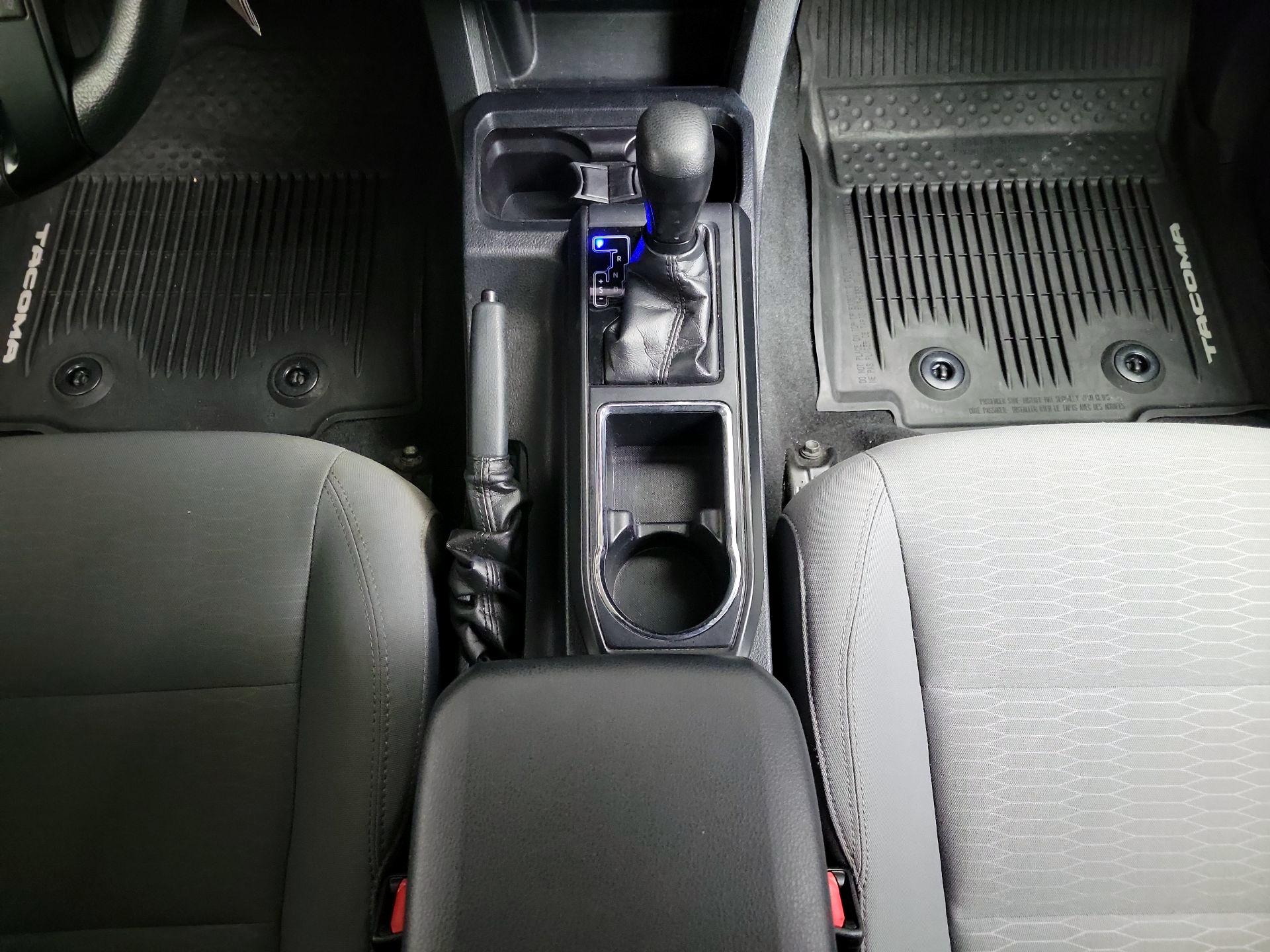 Thumbnail: 2019 Toyota Tacoma - 17