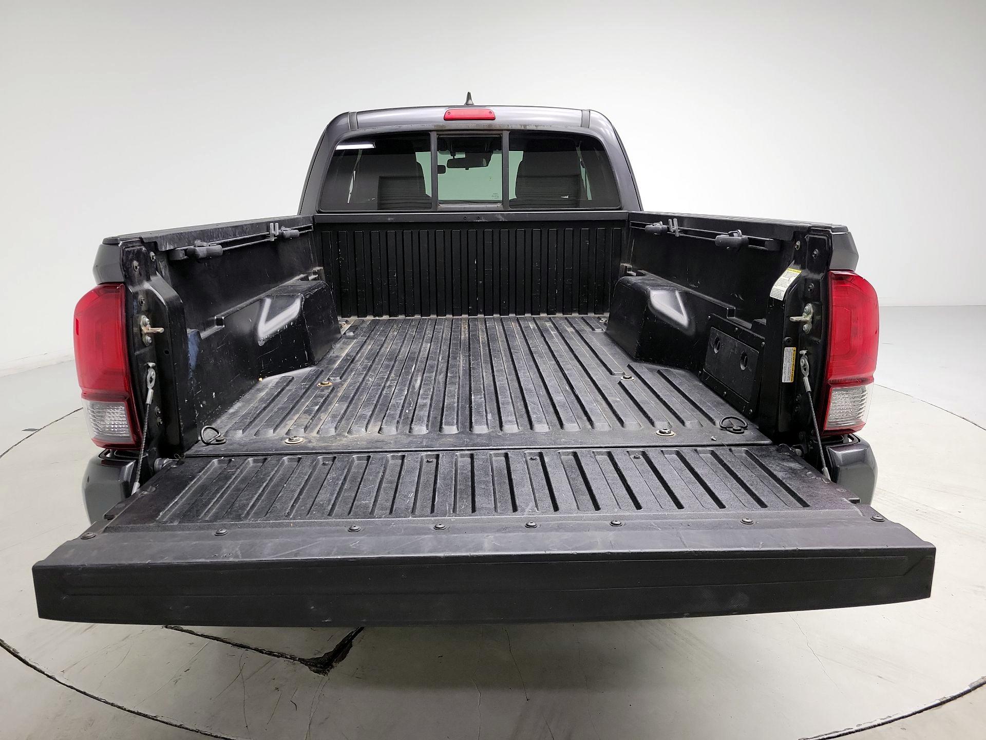 Thumbnail: 2019 Toyota Tacoma - 20