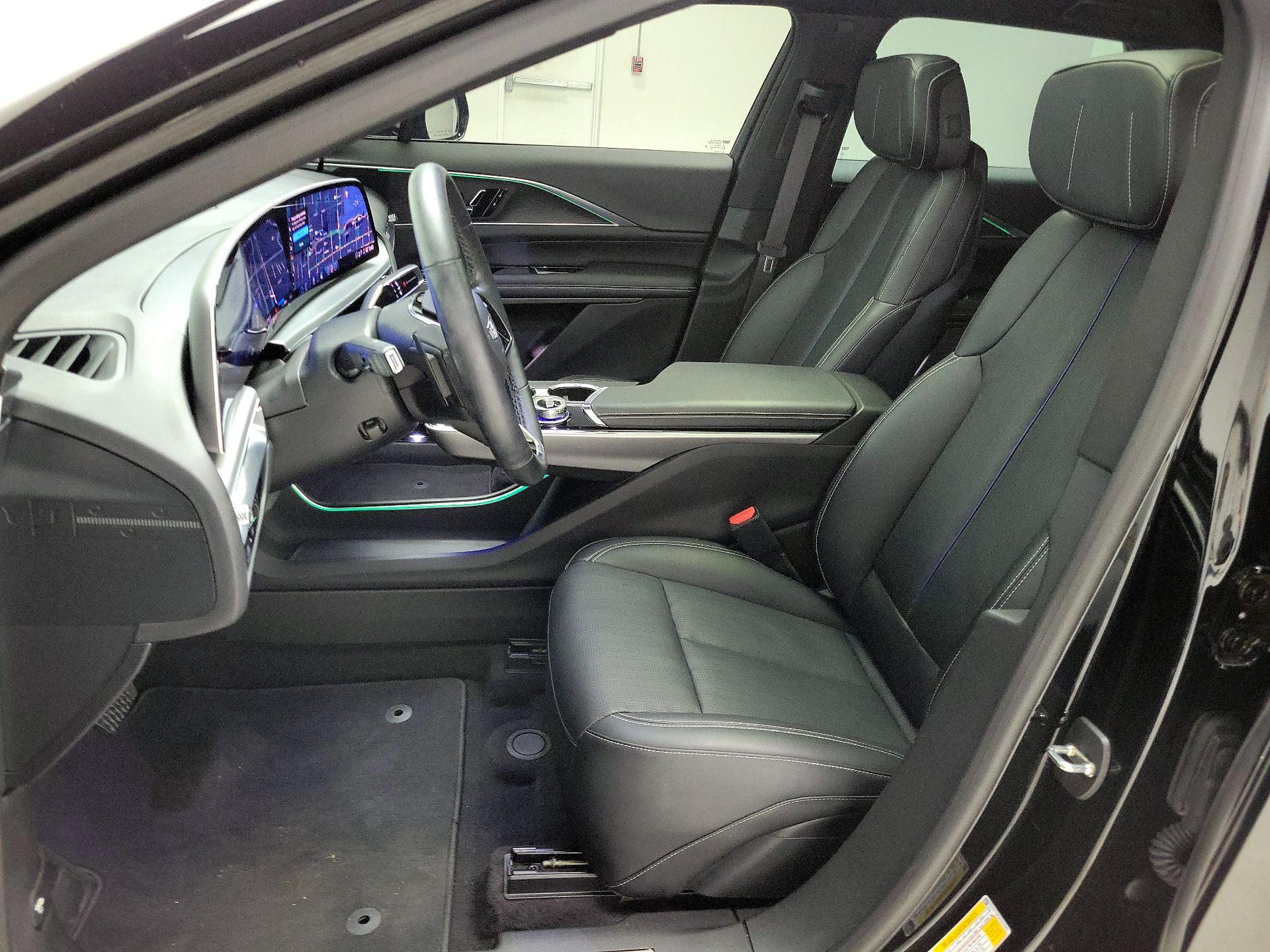 Thumbnail: 2024 Cadillac Lyriq - 11