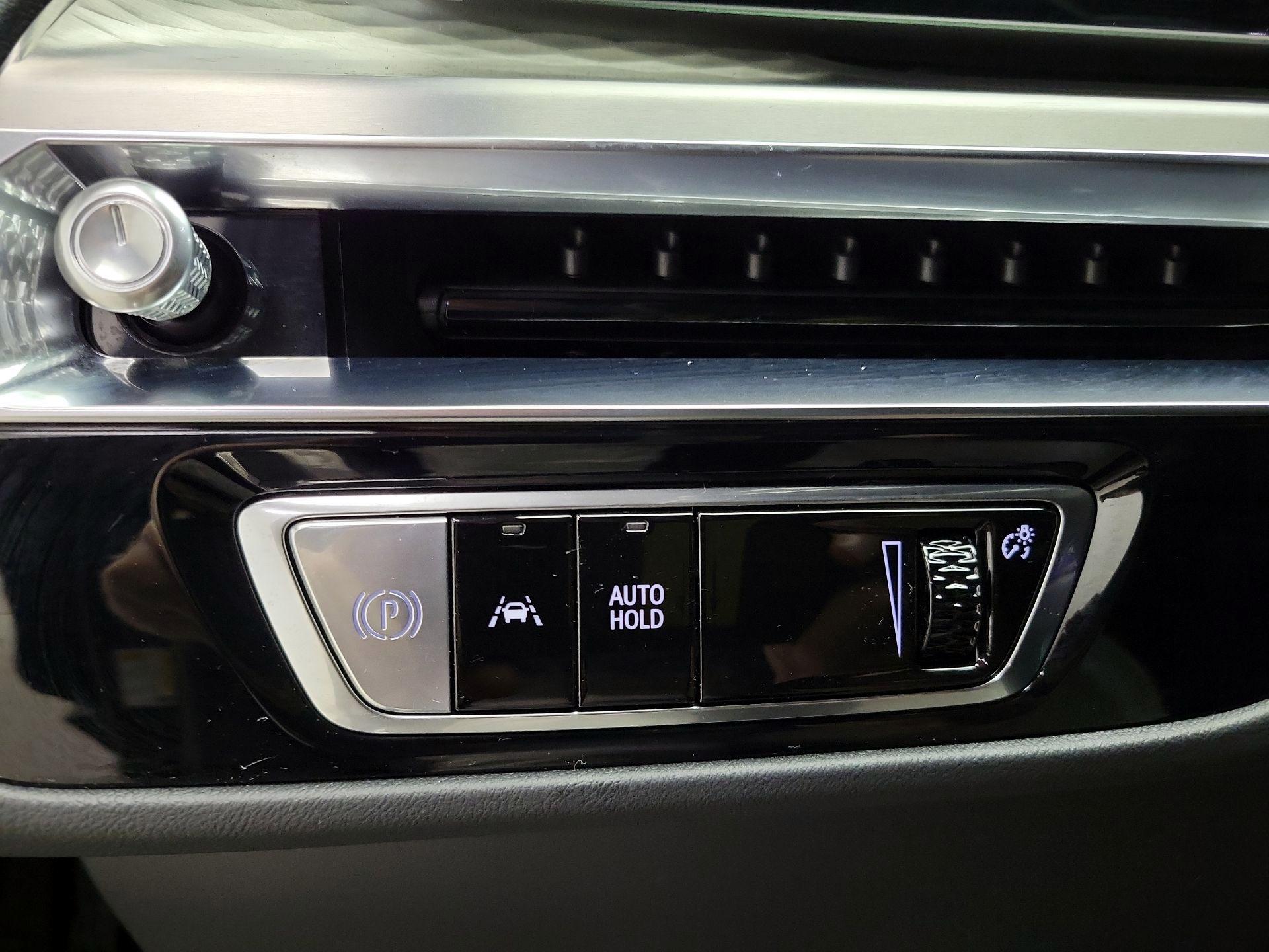 Thumbnail: 2024 Cadillac Lyriq - 13