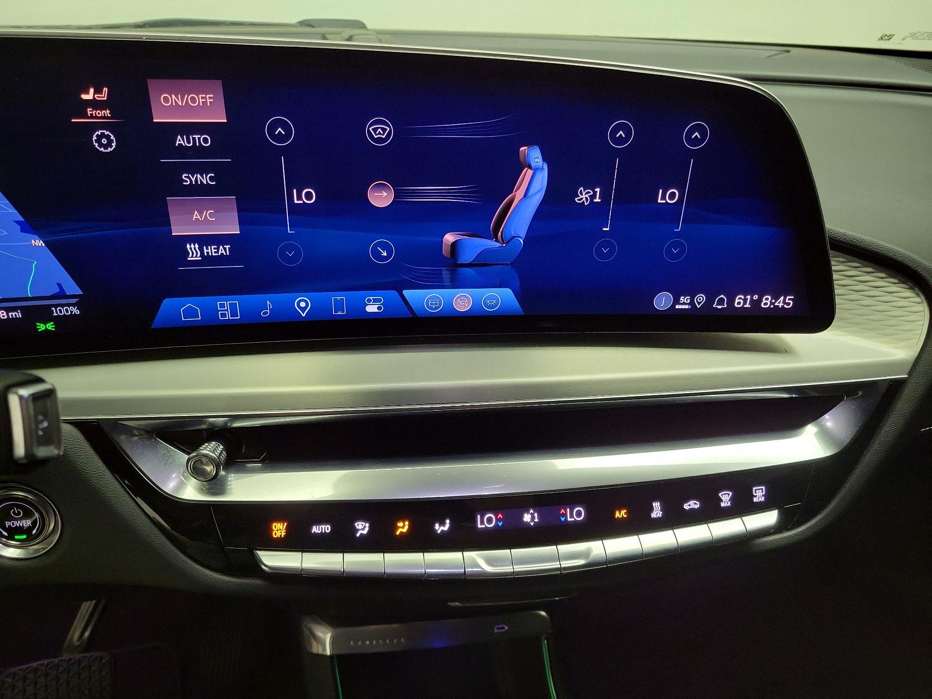 Thumbnail: 2024 Cadillac Lyriq - 17