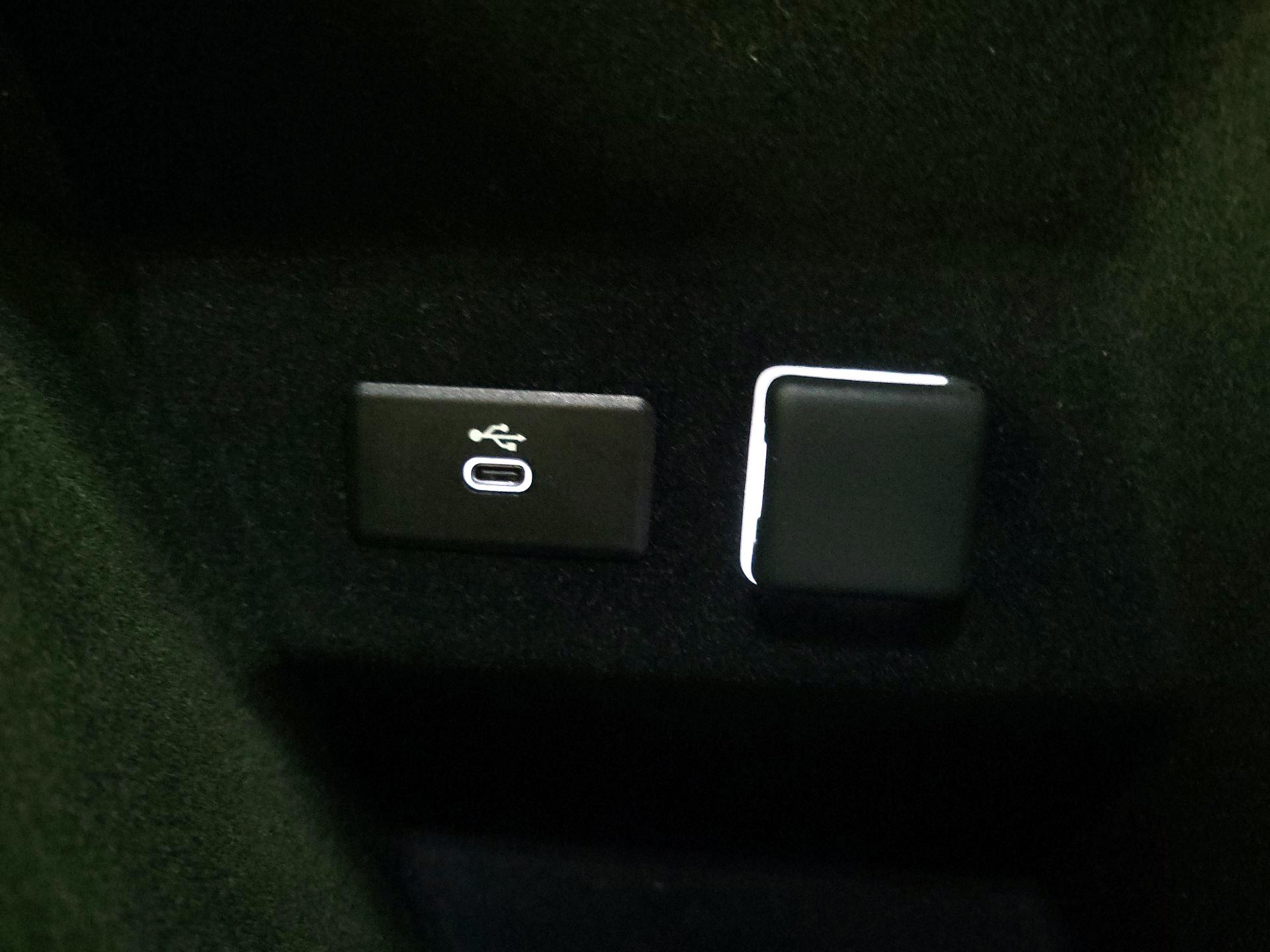 Thumbnail: 2024 Cadillac Lyriq - 19