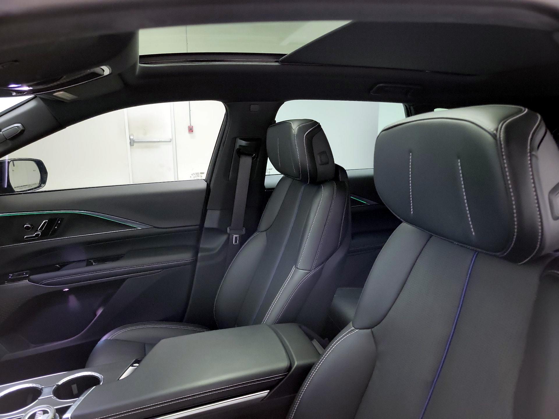 Thumbnail: 2024 Cadillac Lyriq - 20