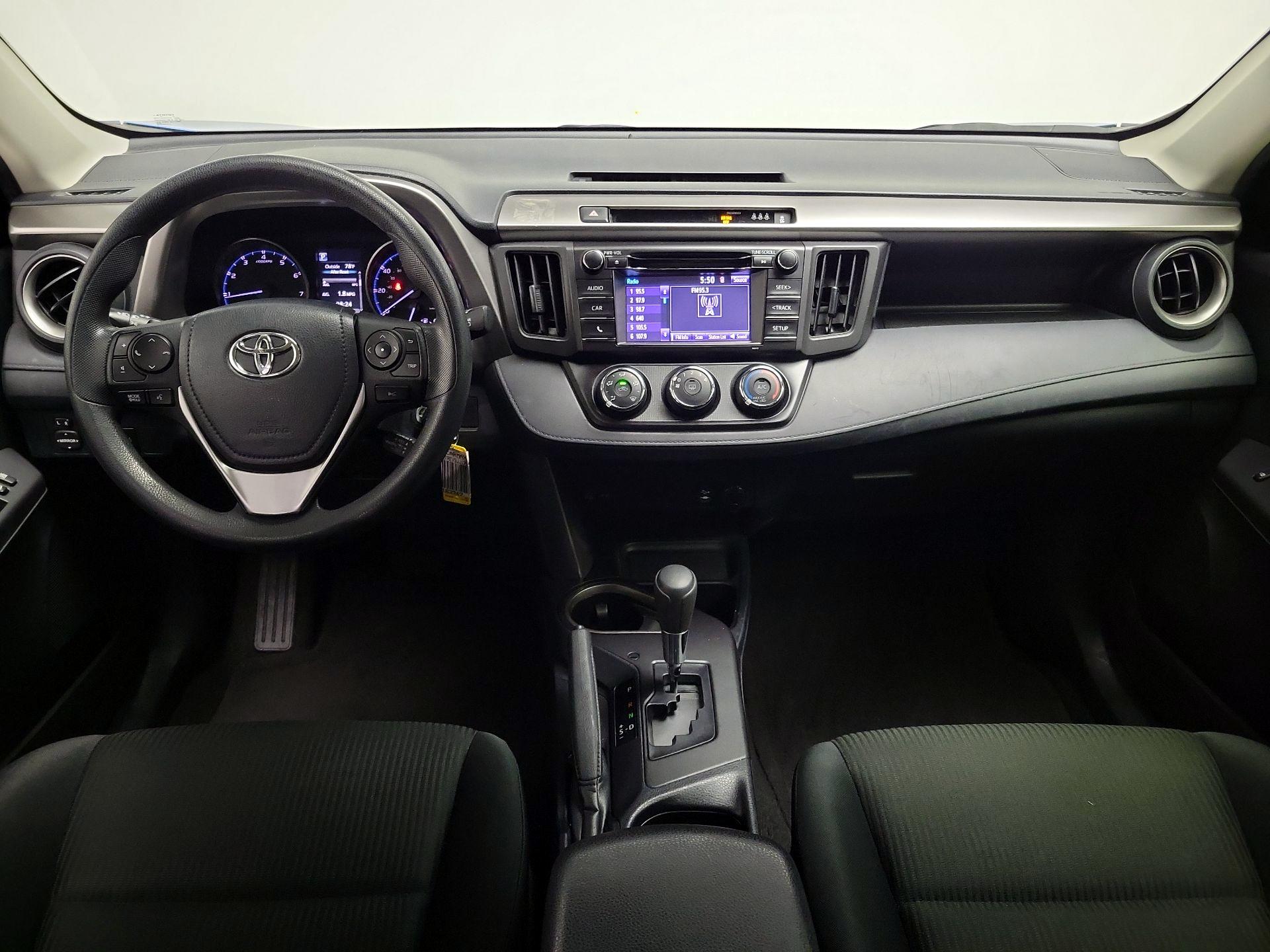 Thumbnail: 2018 Toyota RAV4 - 9