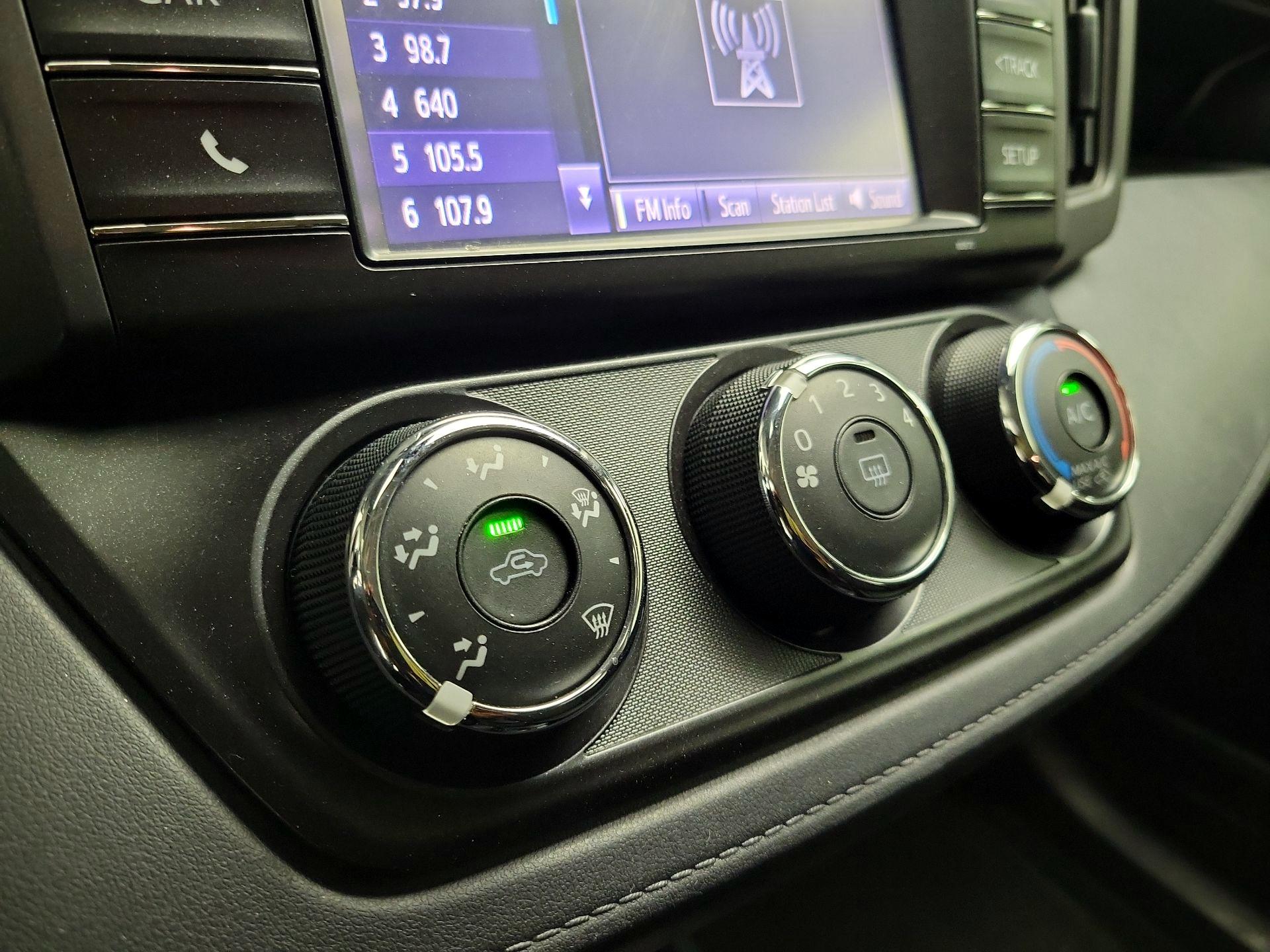 Thumbnail: 2018 Toyota RAV4 - 16