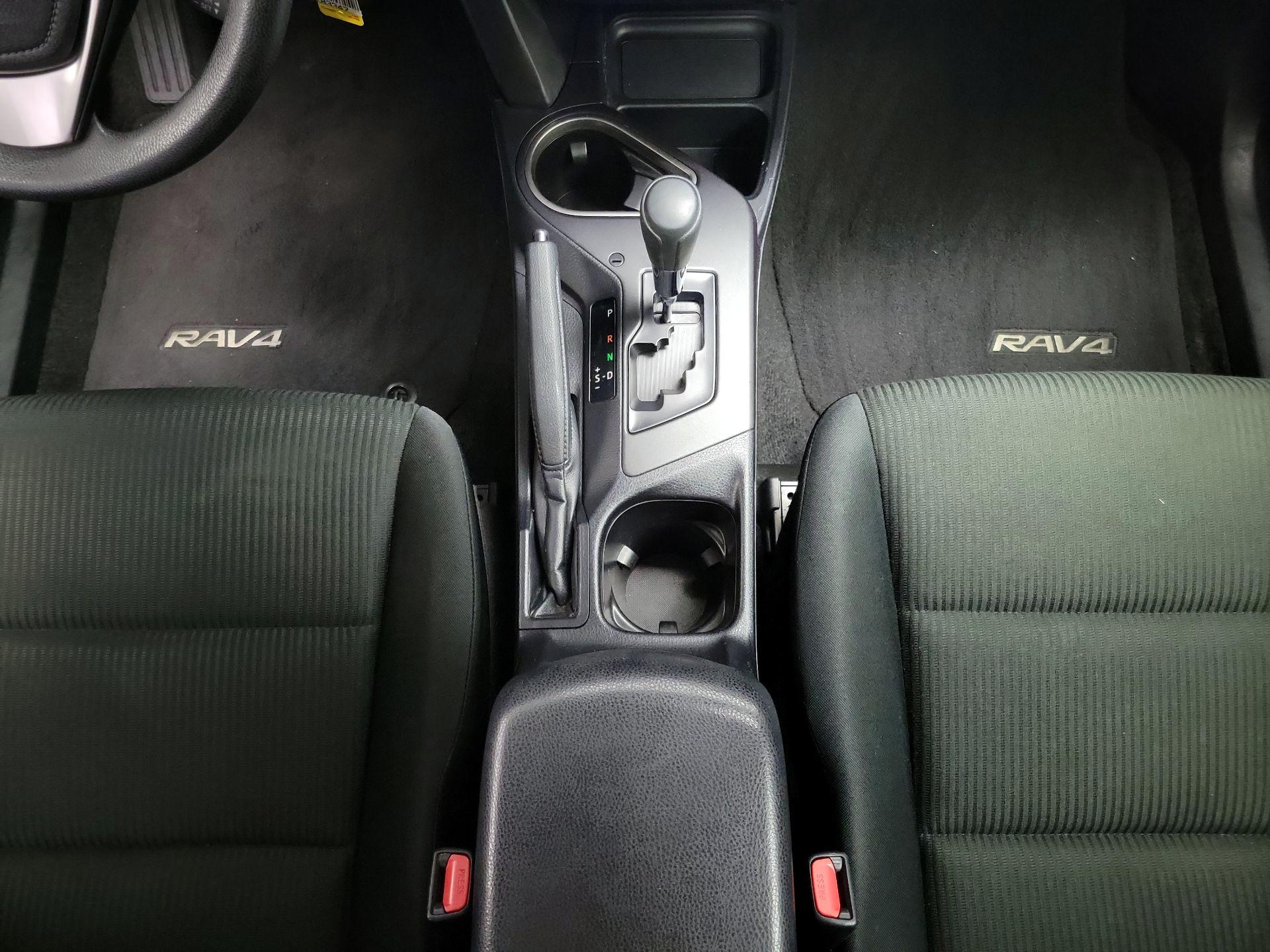 Thumbnail: 2018 Toyota RAV4 - 17