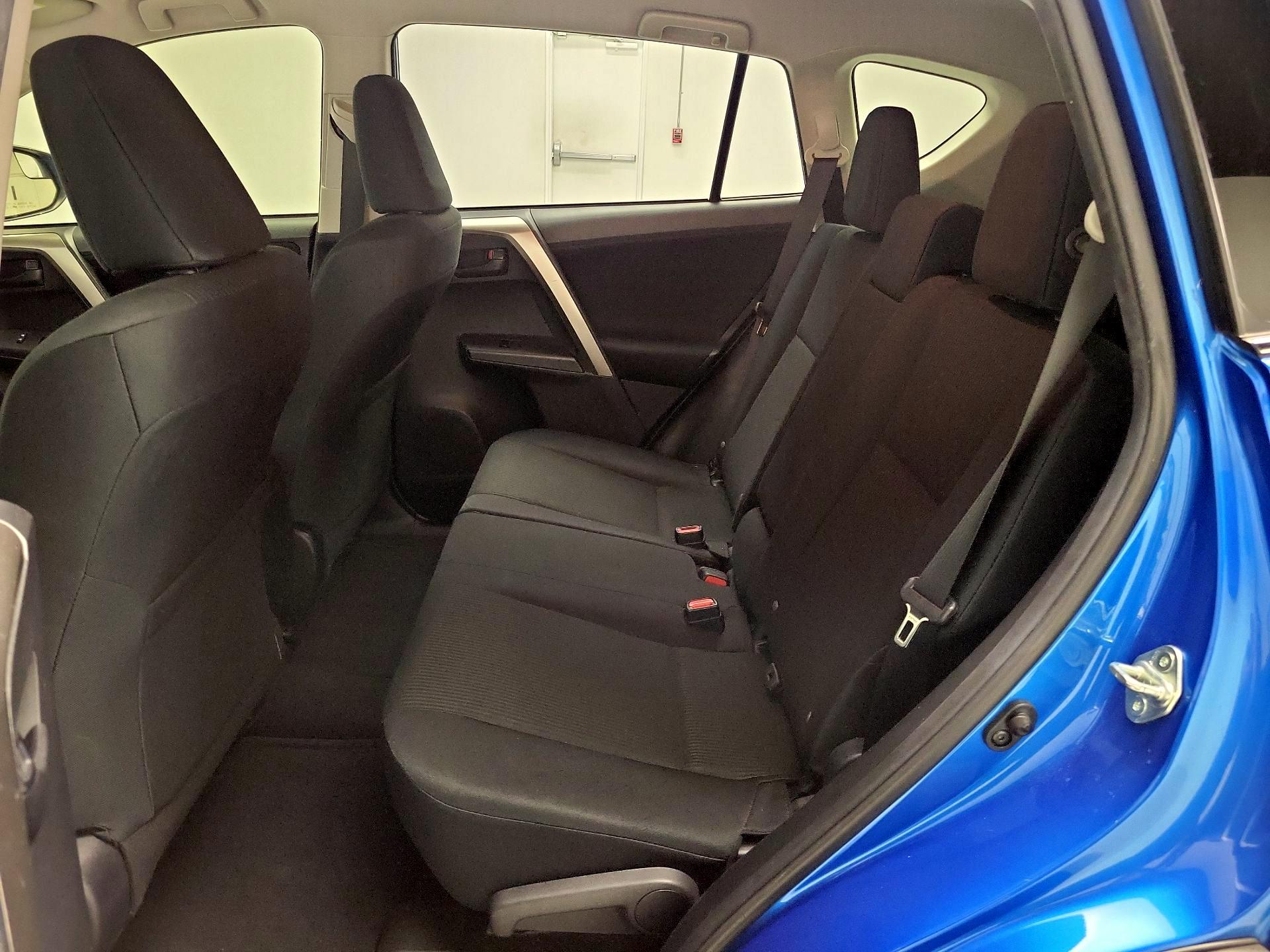 Thumbnail: 2018 Toyota RAV4 - 19