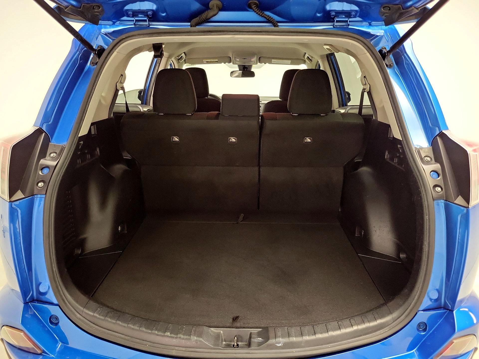 Thumbnail: 2018 Toyota RAV4 - 20