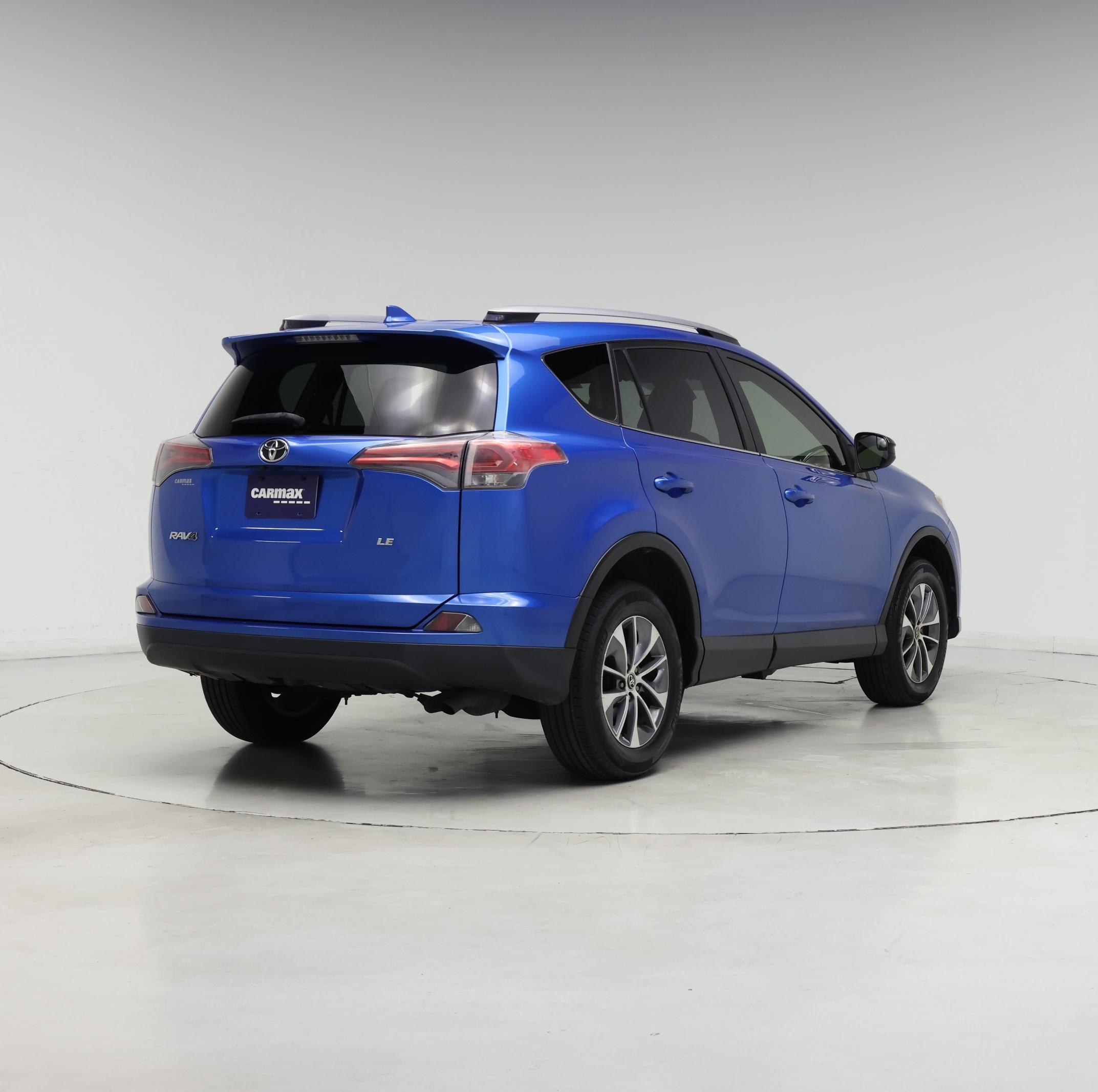 Thumbnail: 2018 Toyota RAV4 - 8