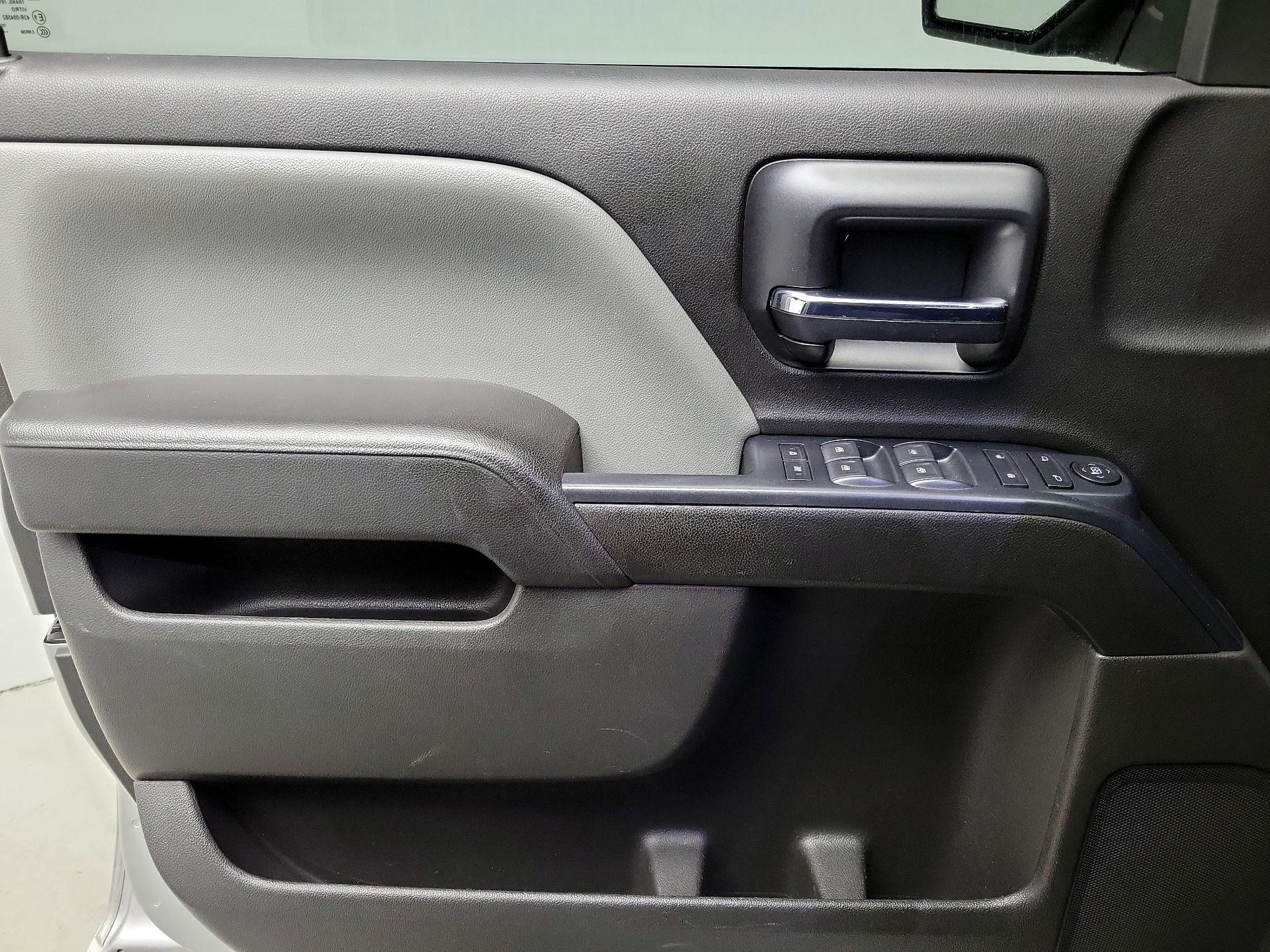 Thumbnail: 2018 Chevrolet Silverado 1500 - 12