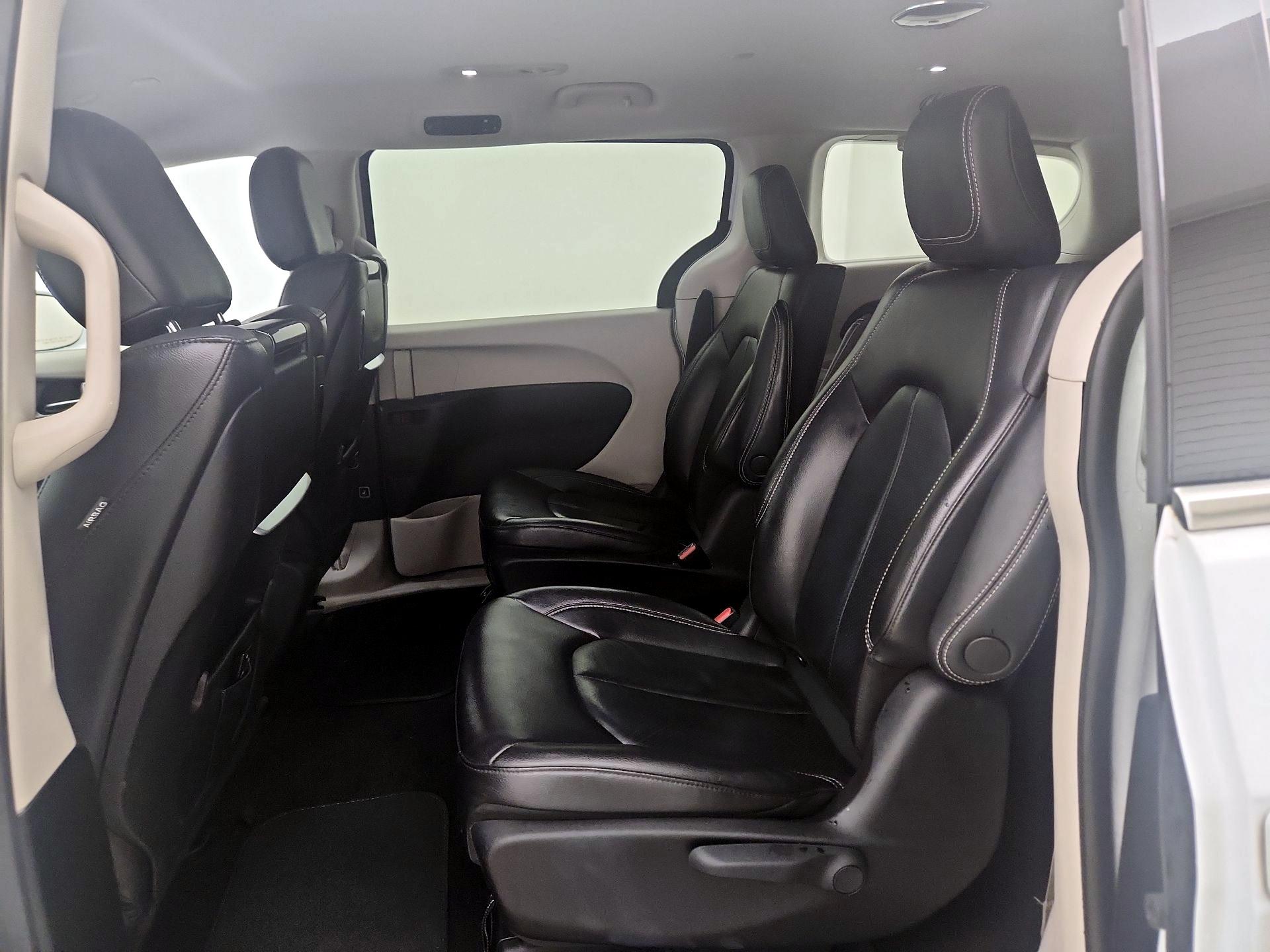 Thumbnail: 2022 Chrysler Pacifica - 20