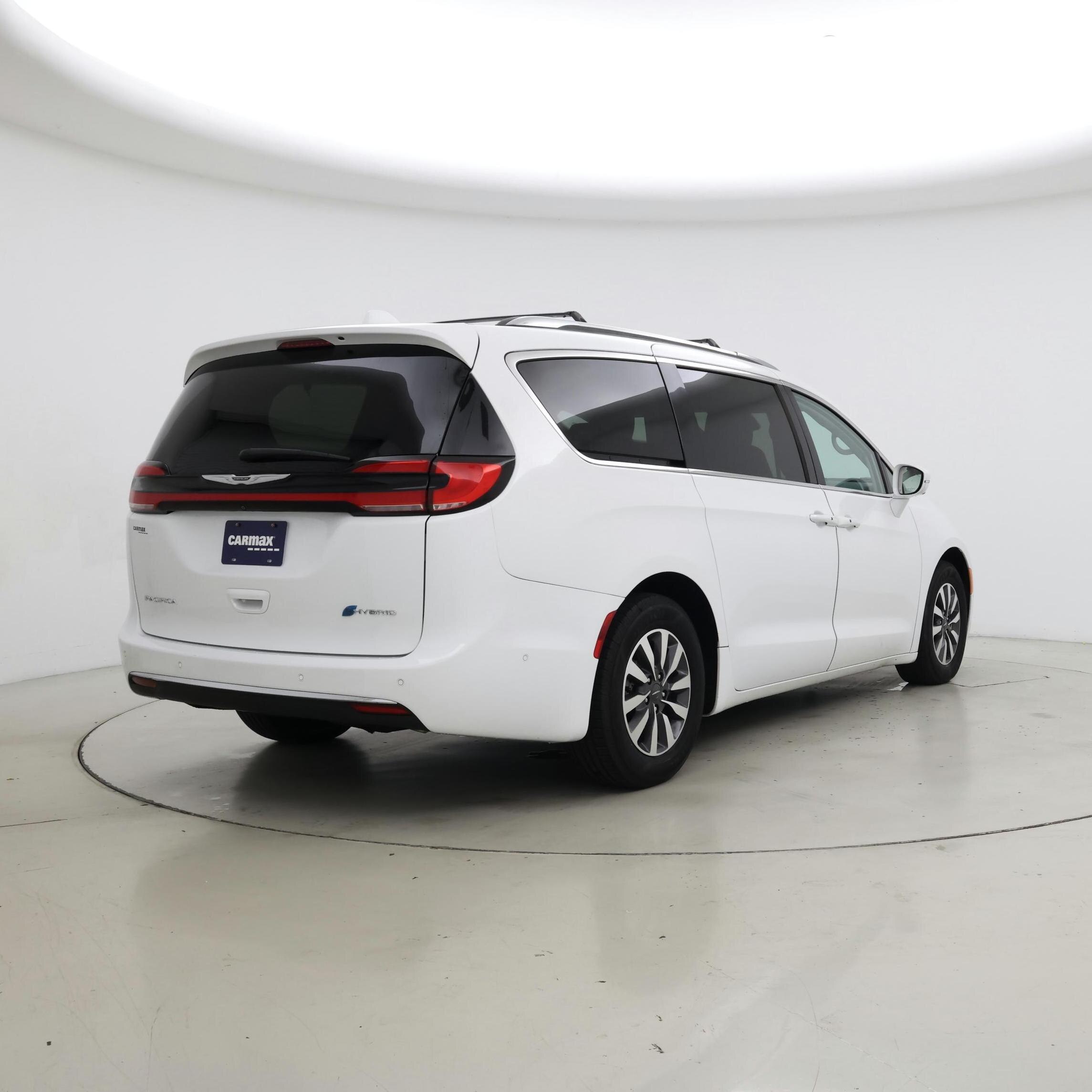 Thumbnail: 2022 Chrysler Pacifica - 8