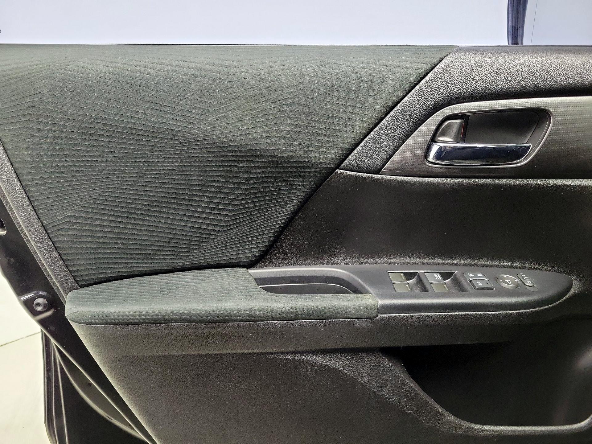 Thumbnail: 2015 Honda Accord - 12