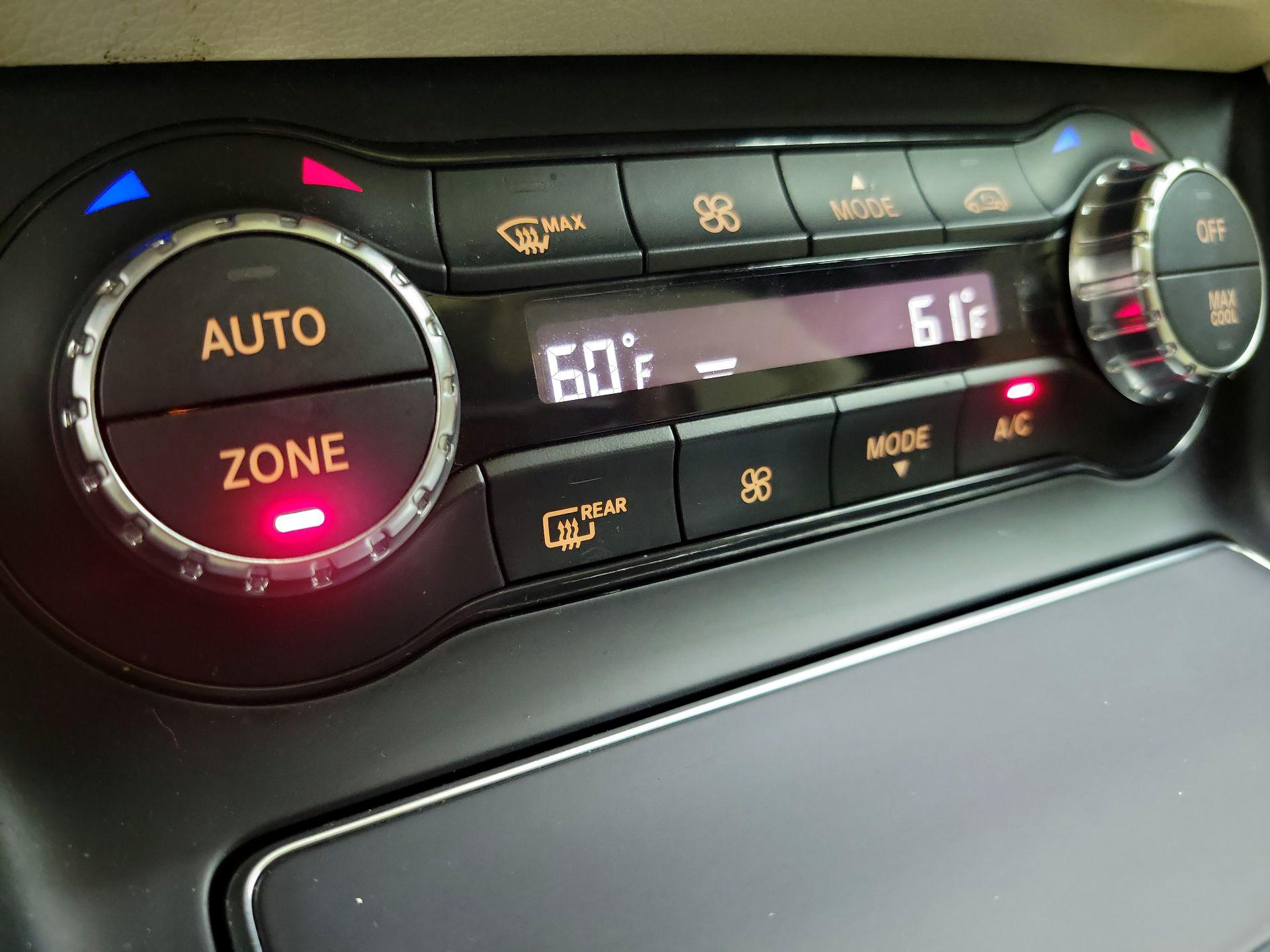 Thumbnail: 2019 Mercedes-Benz GLA - 16