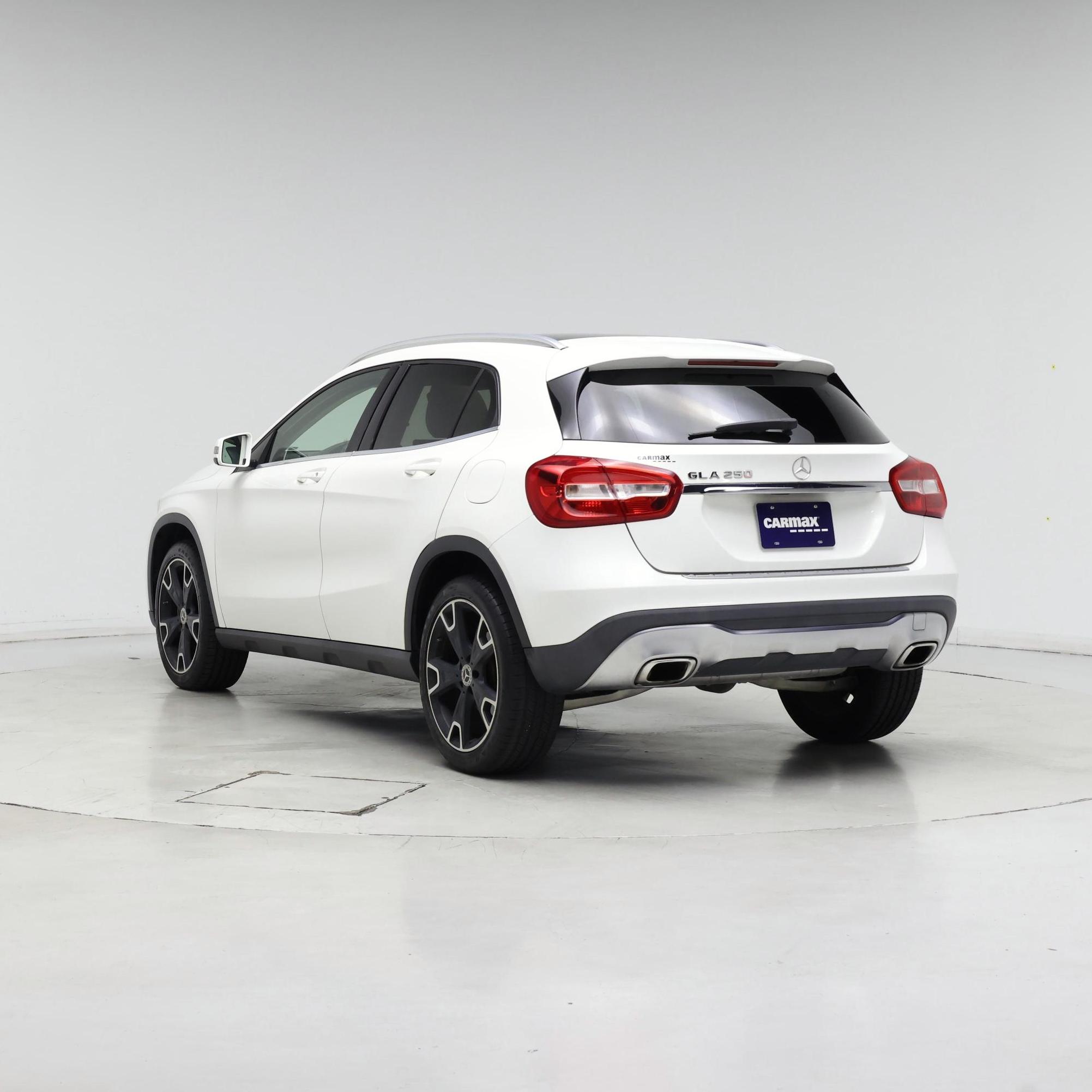 Thumbnail: 2019 Mercedes-Benz GLA - 2