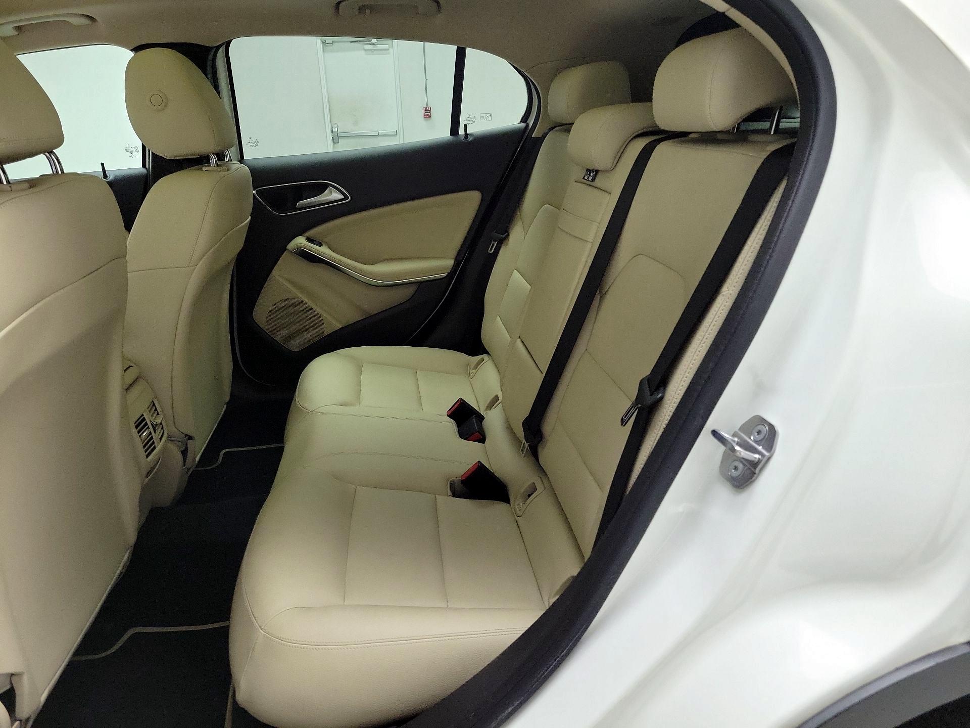 Thumbnail: 2019 Mercedes-Benz GLA - 20