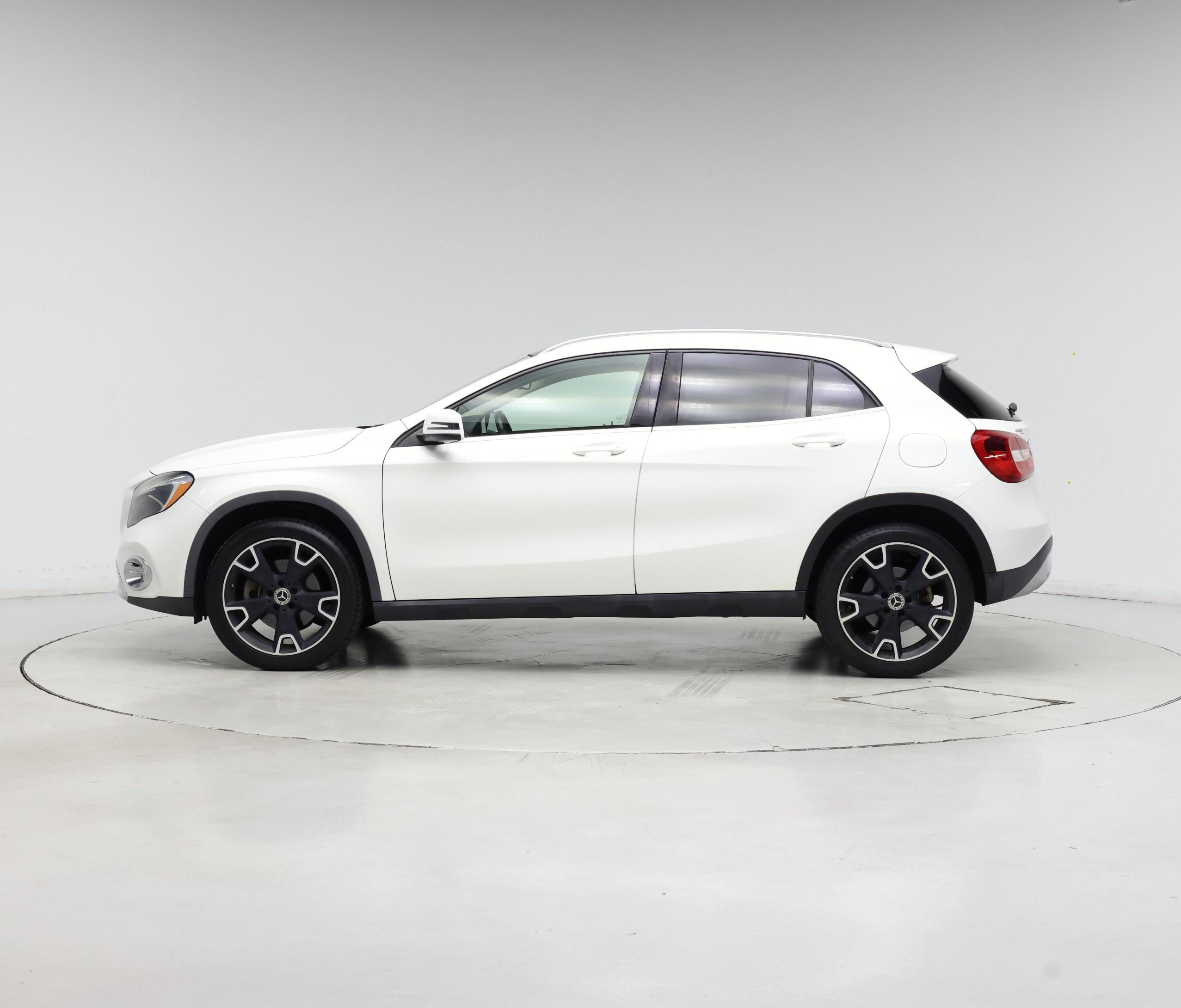 Thumbnail: 2019 Mercedes-Benz GLA - 3