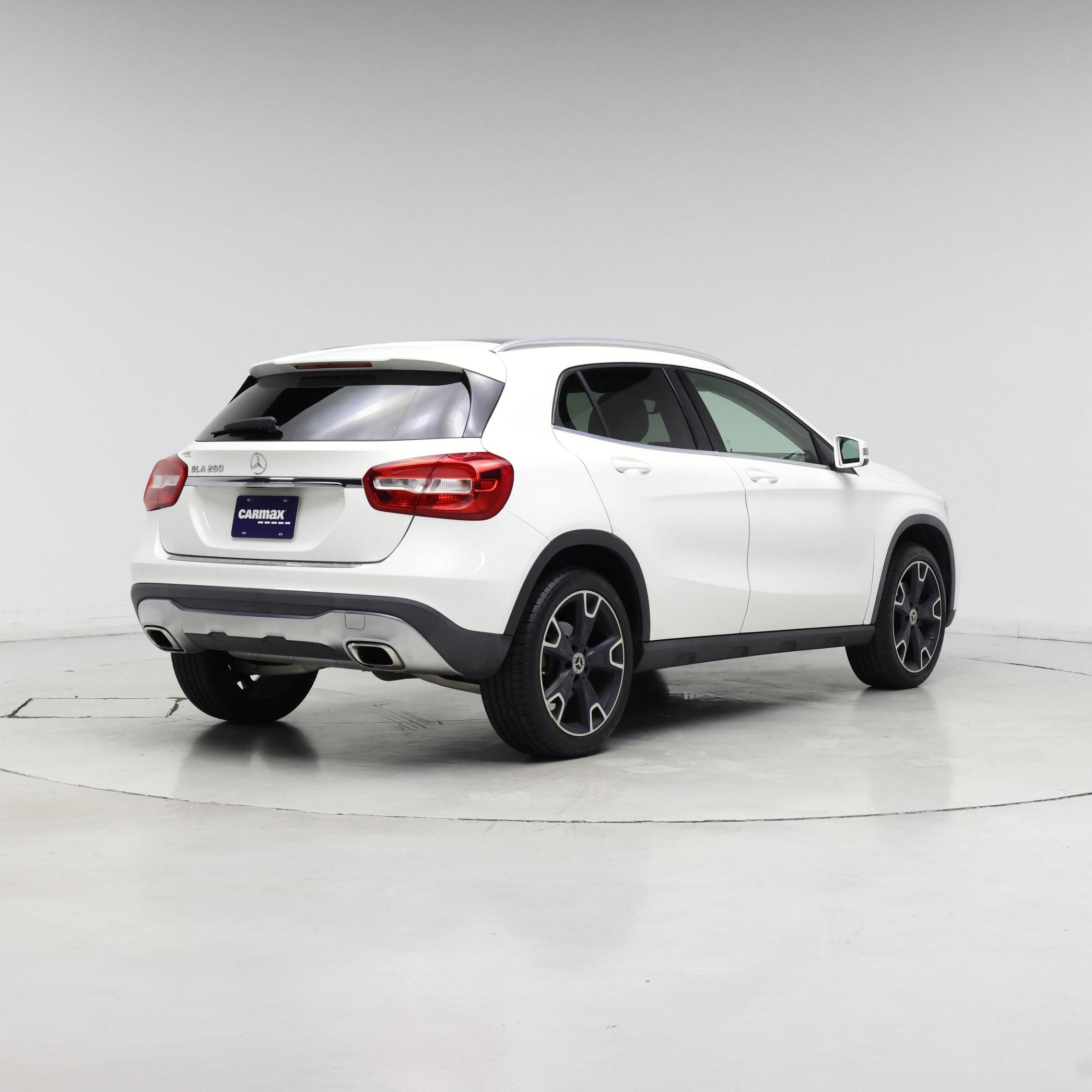Thumbnail: 2019 Mercedes-Benz GLA - 8