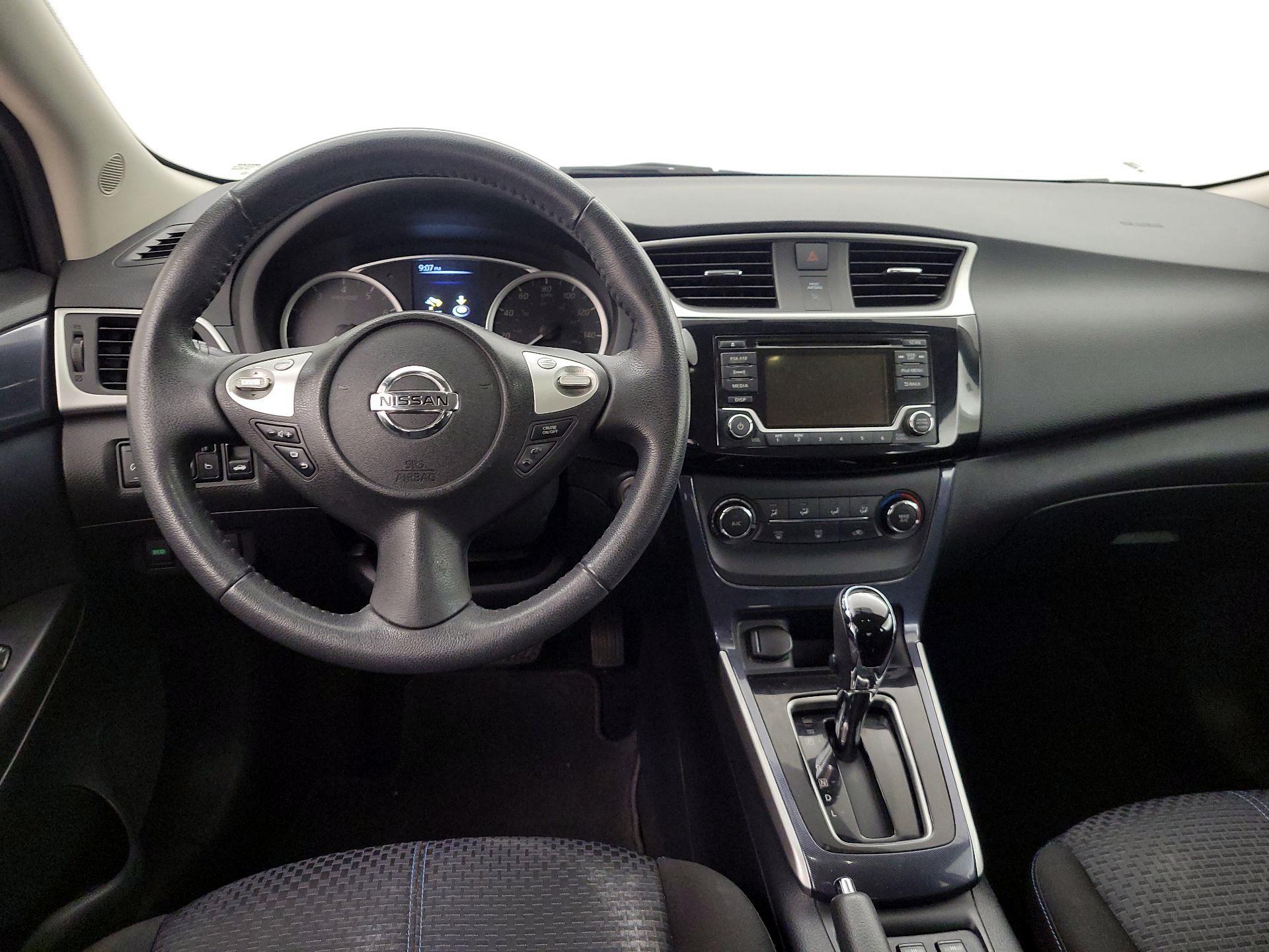 Thumbnail: 2017 Nissan Sentra - 10