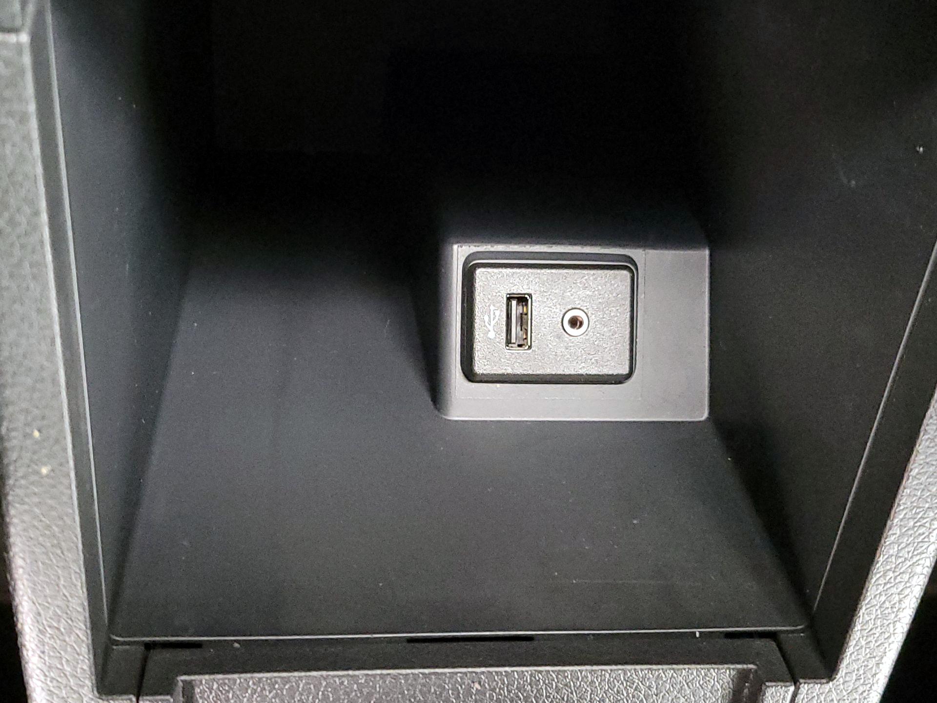 Thumbnail: 2017 Nissan Sentra - 18