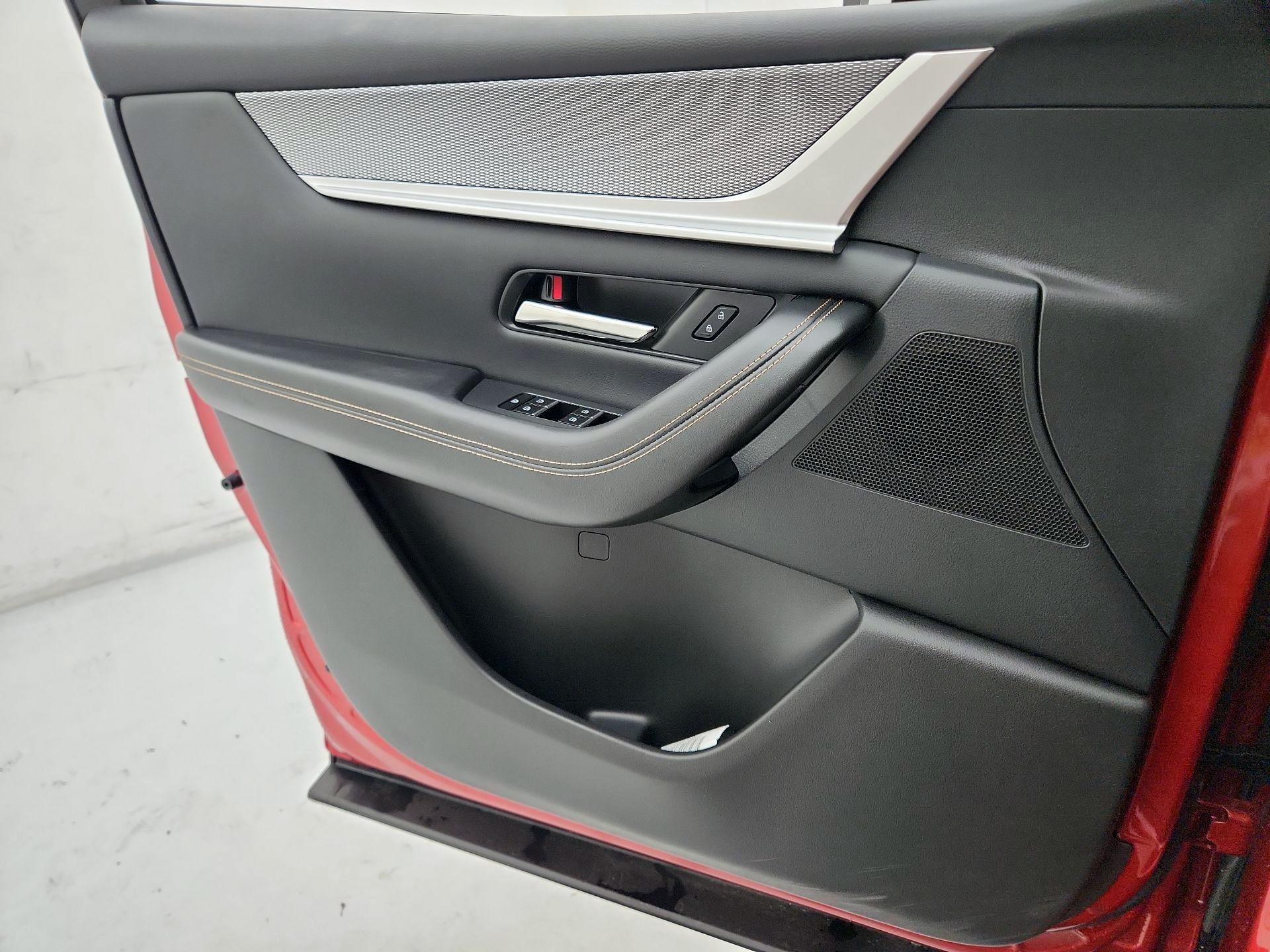 Thumbnail: 2025 Mazda CX-70 - 12