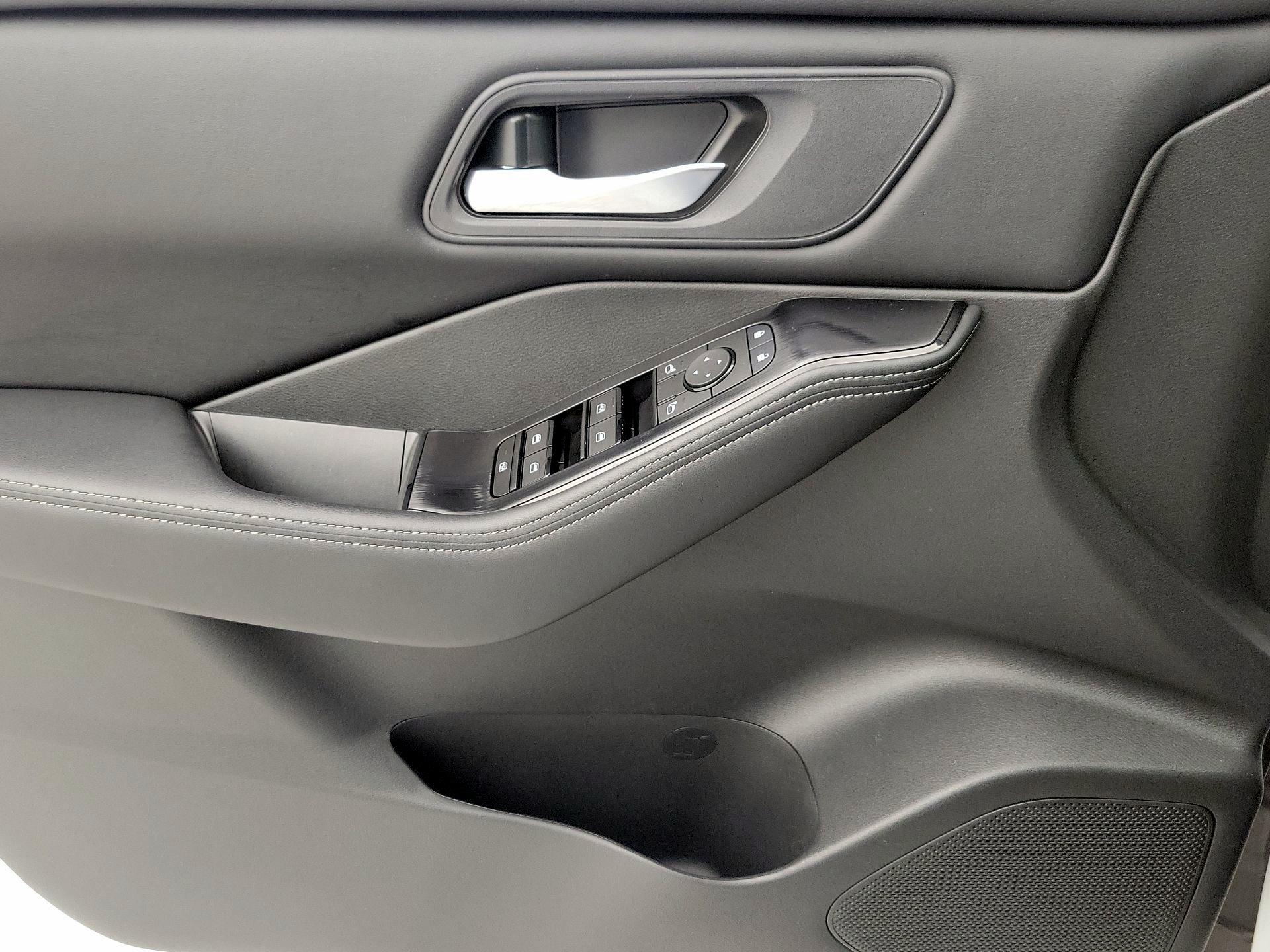 Thumbnail: 2024 Nissan Rogue - 12