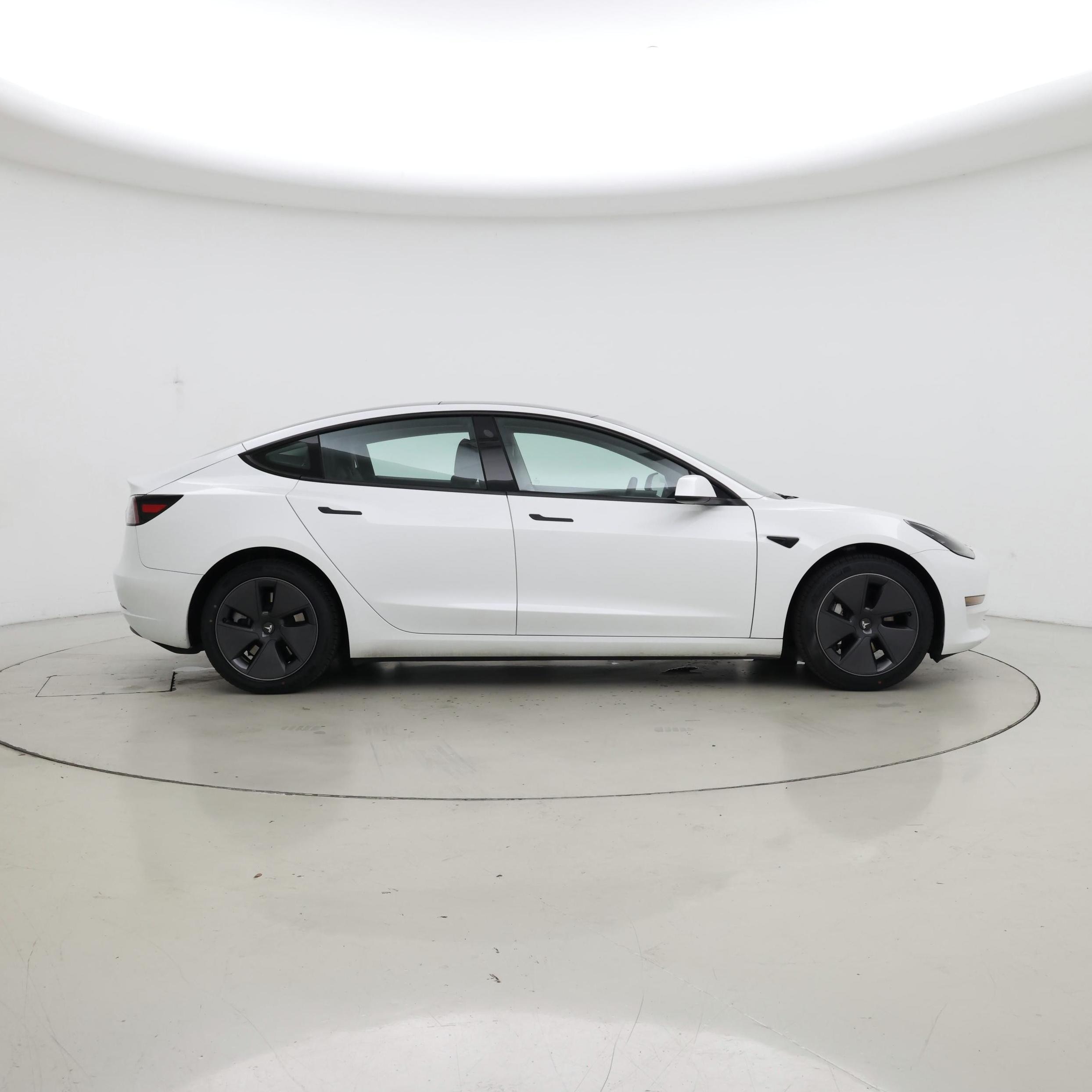 Thumbnail: 2023 Tesla Model 3 - 7