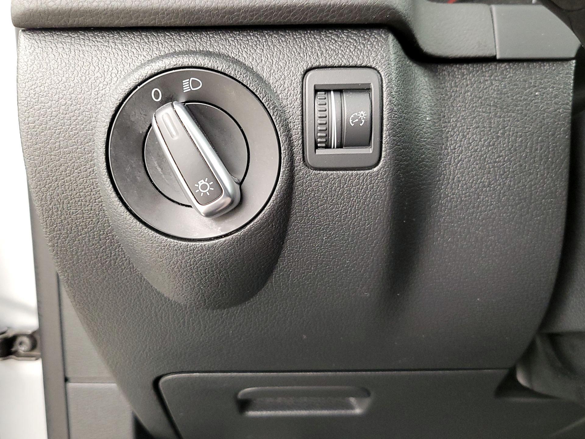 Thumbnail: 2017 Volkswagen Tiguan - 13