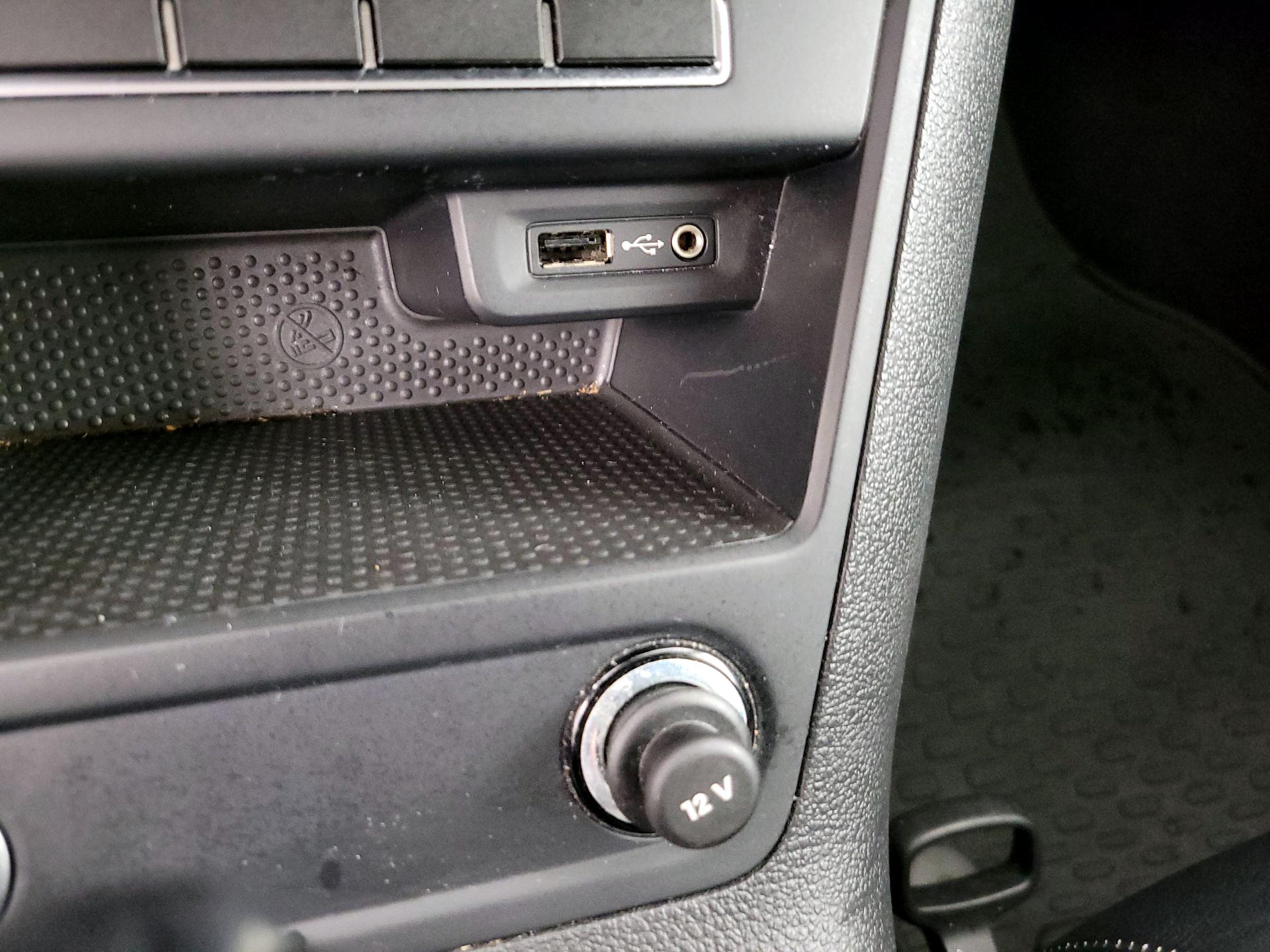 Thumbnail: 2017 Volkswagen Tiguan - 18