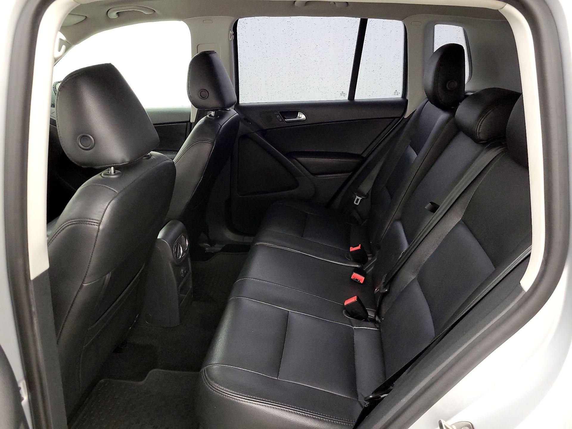 Thumbnail: 2017 Volkswagen Tiguan - 19