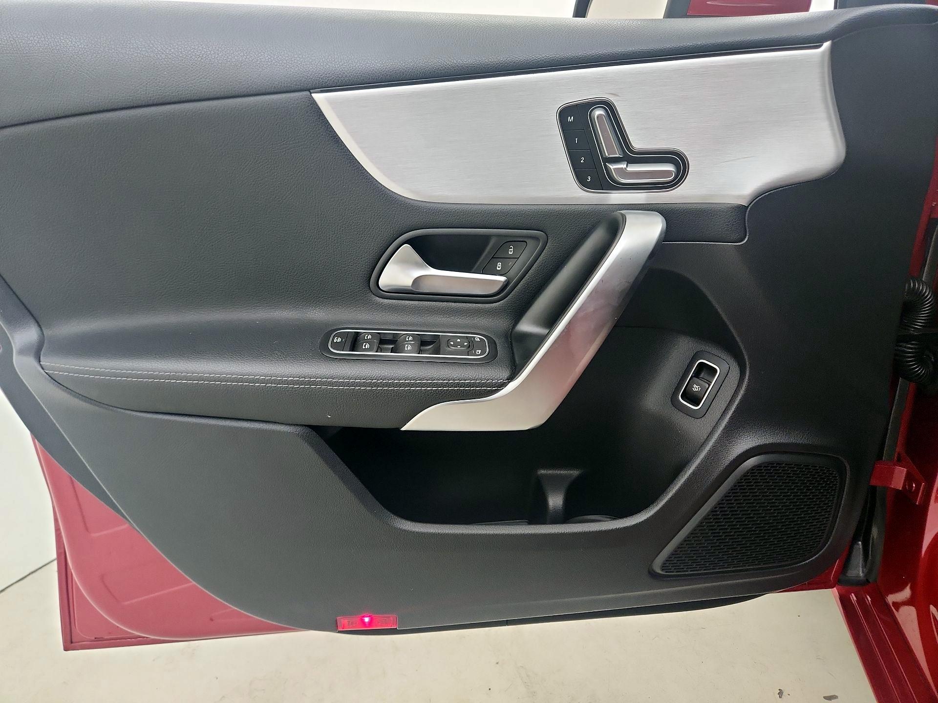 Thumbnail: 2020 Mercedes-Benz A-Class - 12