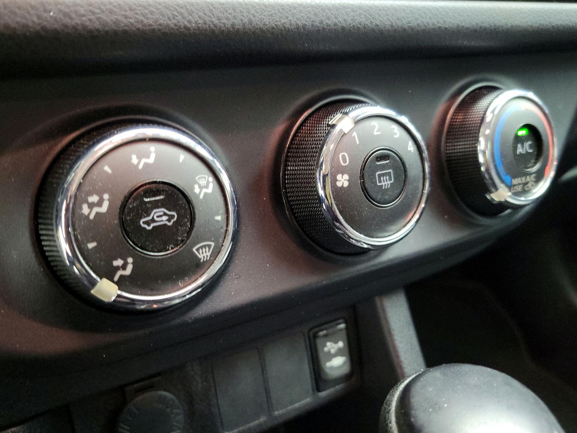 Thumbnail: 2016 Toyota Corolla - 15