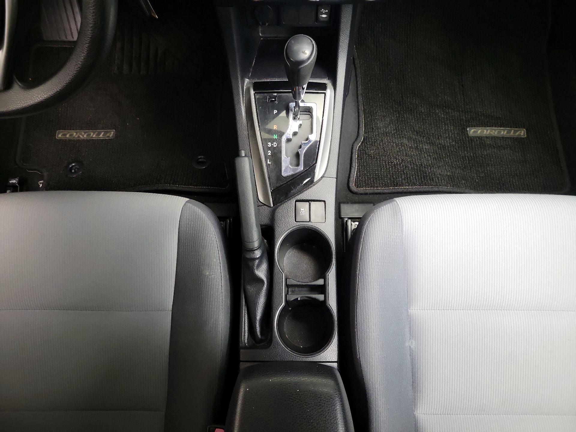 Thumbnail: 2016 Toyota Corolla - 16